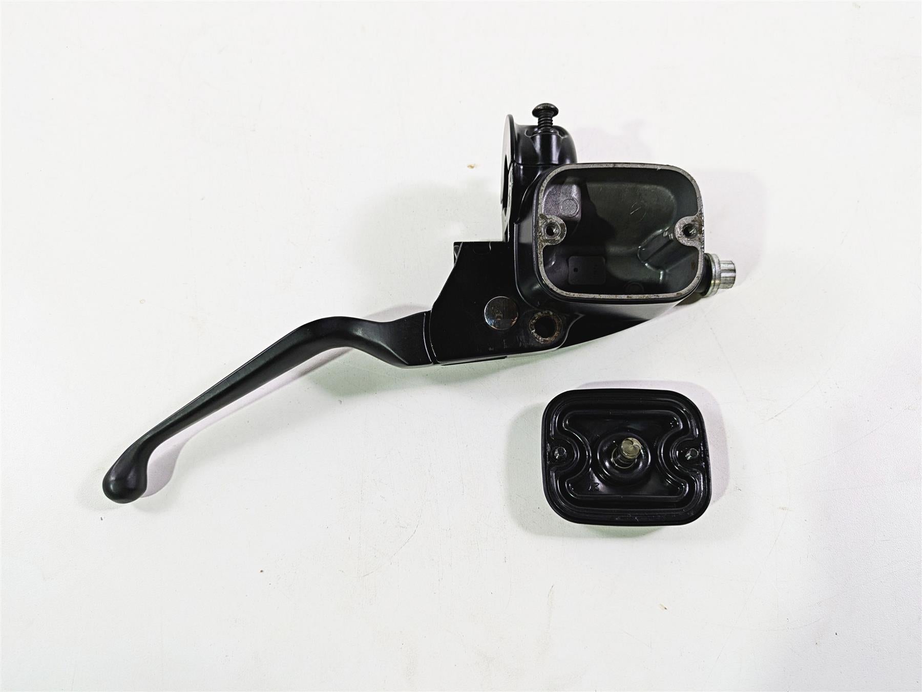 bk　S 2017 Harley Dyna FXDB Street Bob Front Brake Master Cylinder 9/16