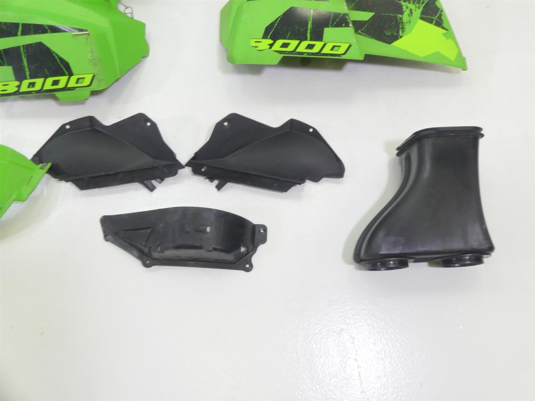 2017 Arctic Mountain Cat M8000 153 Green Plastics Fairing Cover Cowl Set {{ shop.shopifyCountryName }} - Mototech271