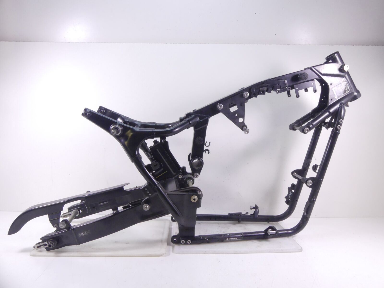 2013 Triumph America EFI Straight Main Frame Chassis Slvg + Swingarm T2076043 {{ shop.shopifyCountryName }} - Mototech271