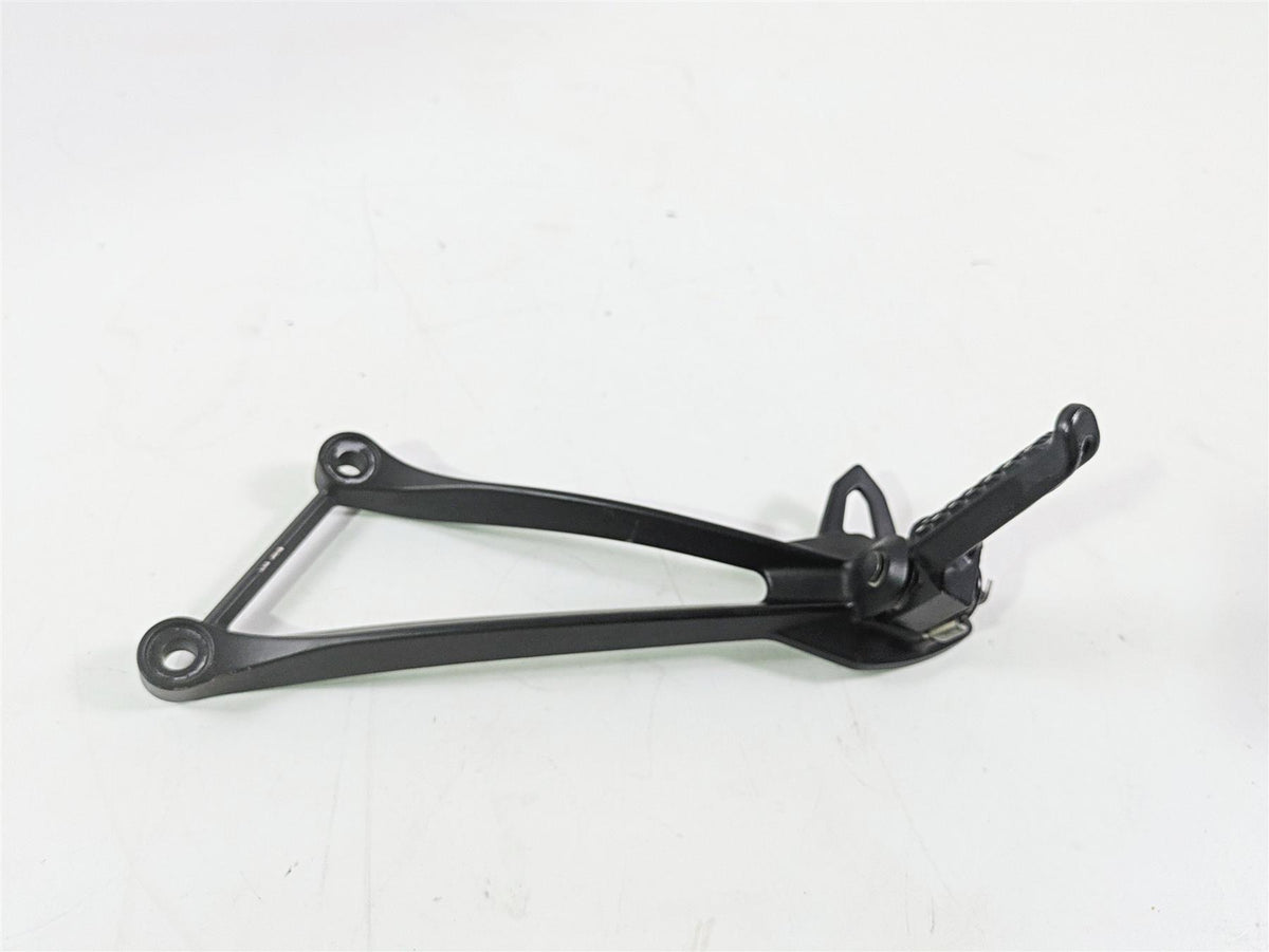 2020 Kawasaki ZX6R ZX636 Ninja Left Passenger Footpeg Foot Peg 35063-0444-18R {{ shop.shopifyCountryName }} - Mototech271