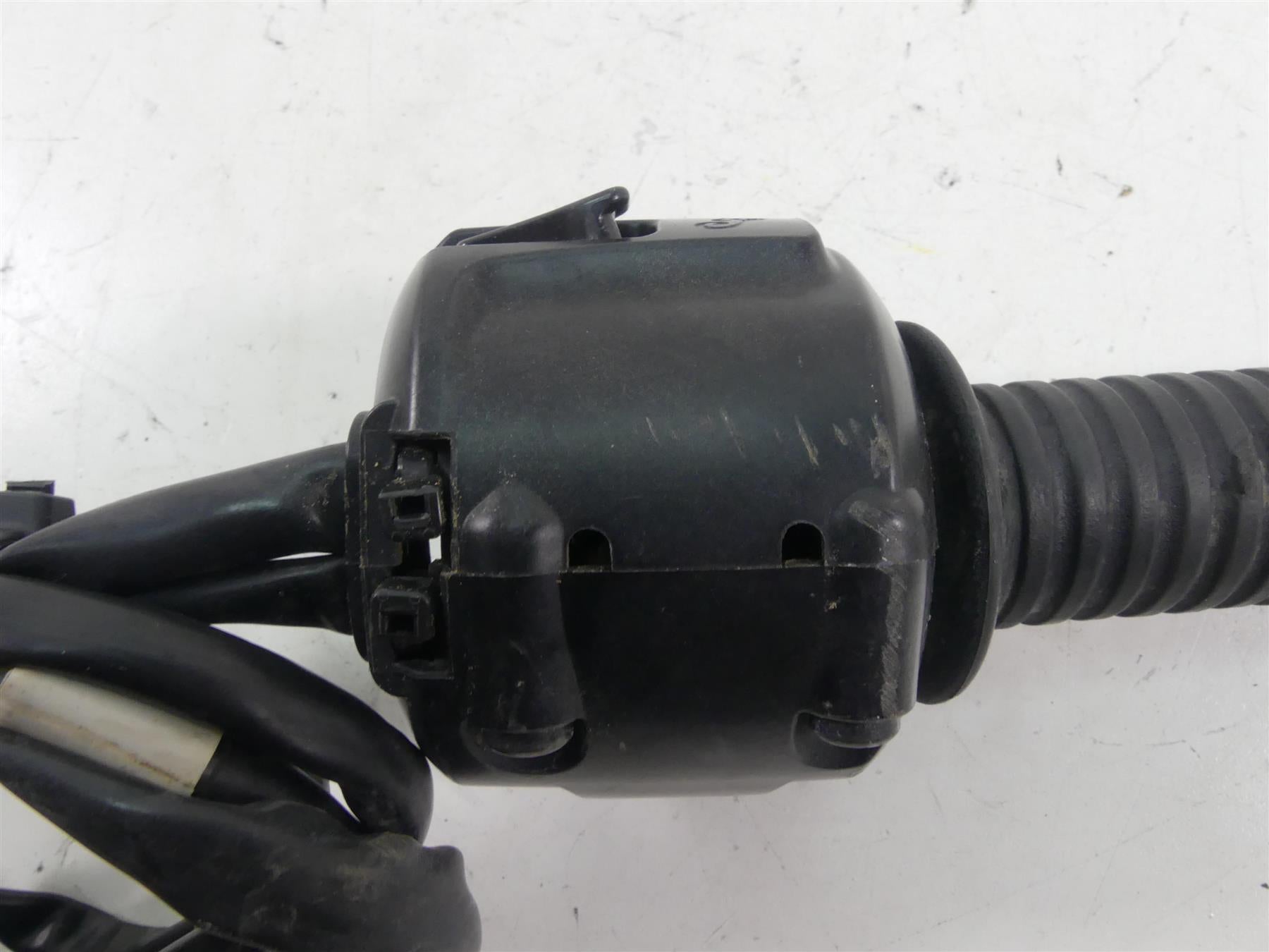 2018 Indian Scout Sixty Right Hand Start Kill Control Switch & Throttle 4014450 {{ shop.shopifyCountryName }} - Mototech271