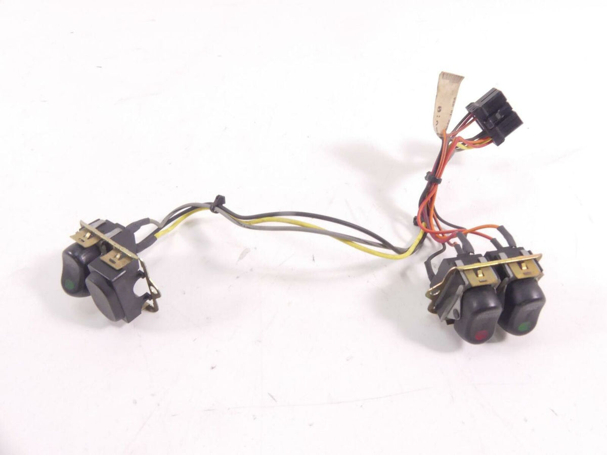 2005 Harley Touring CVO FLHTCSE Electra Glide Auxiliary Cruise Switch 70278-04 {{ shop.shopifyCountryName }} - Mototech271