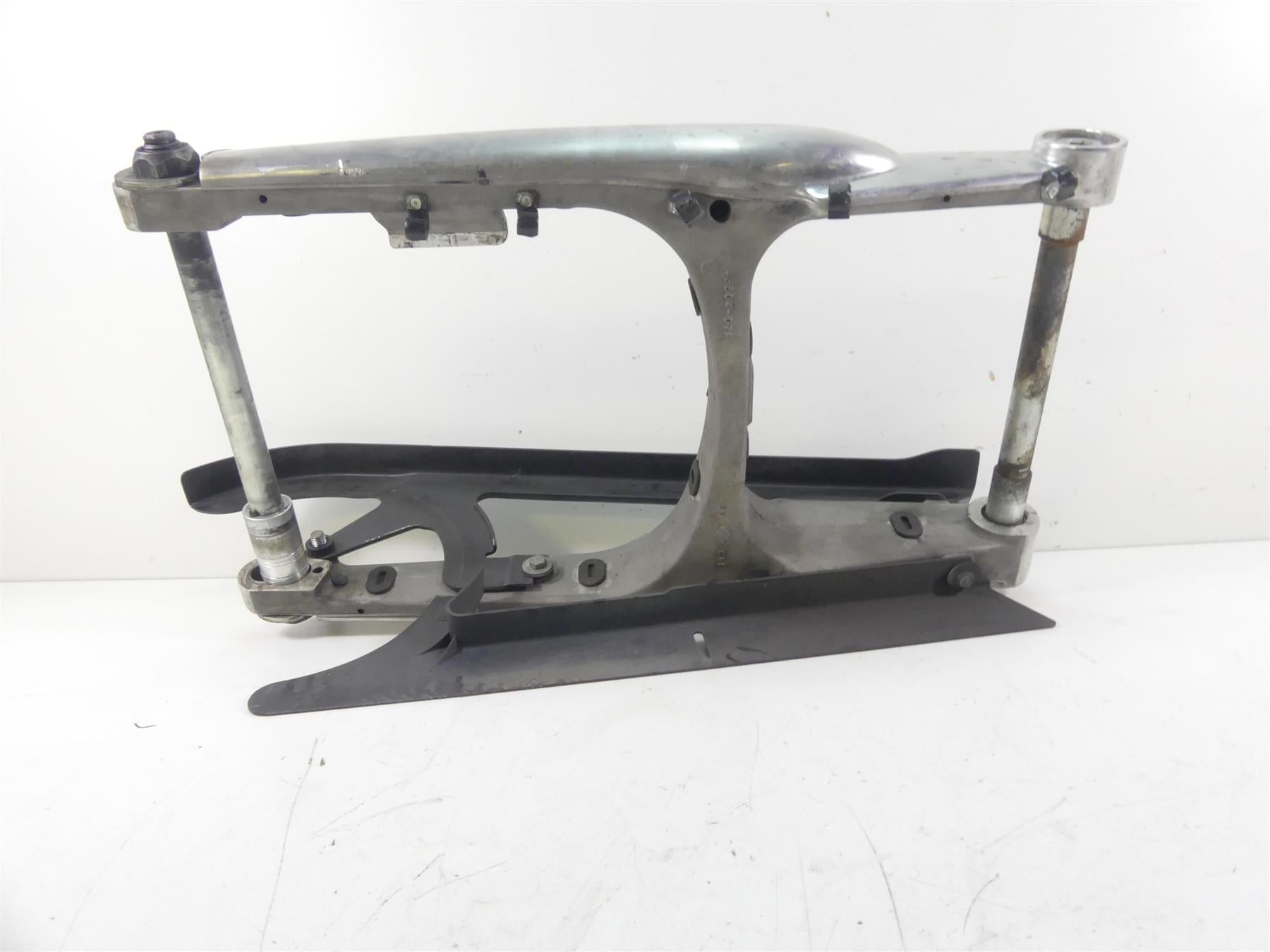 2011 Harley VRSCF Muscle Rod Rear Swingarm Swing Arm Suspension + Guard 48604-07 {{ shop.shopifyCountryName }} - Mototech271