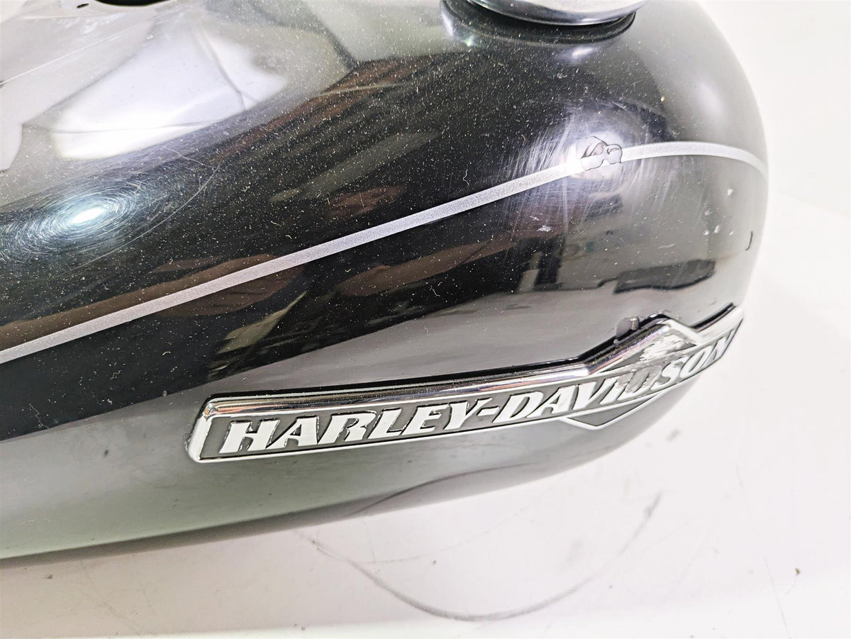 2011 Harley FXDC Dyna Super Glide Fuel Gas Petrol Tank READ 61000705 {{ shop.shopifyCountryName }} - Mototech271