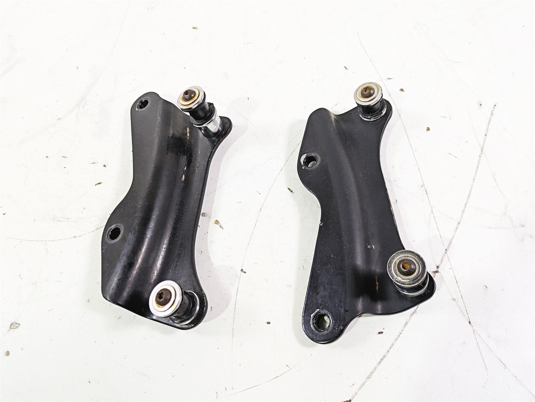 2016 Harley Touring FLTRX Road Glide Sissy Bar Mounts Quick Release 52300353 | Mototech271
