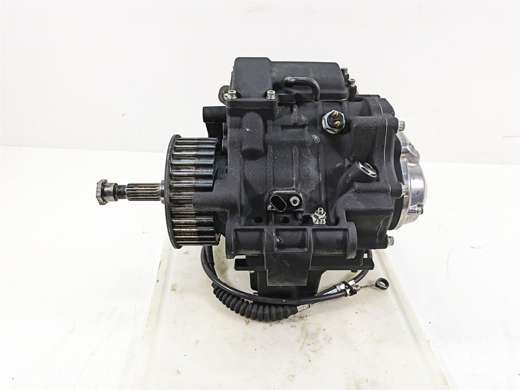 2012 Harley FLD Dyna Switchback 6-Speed Transmission Gear Box 33083-10A {{ shop.shopifyCountryName }} - Mototech271