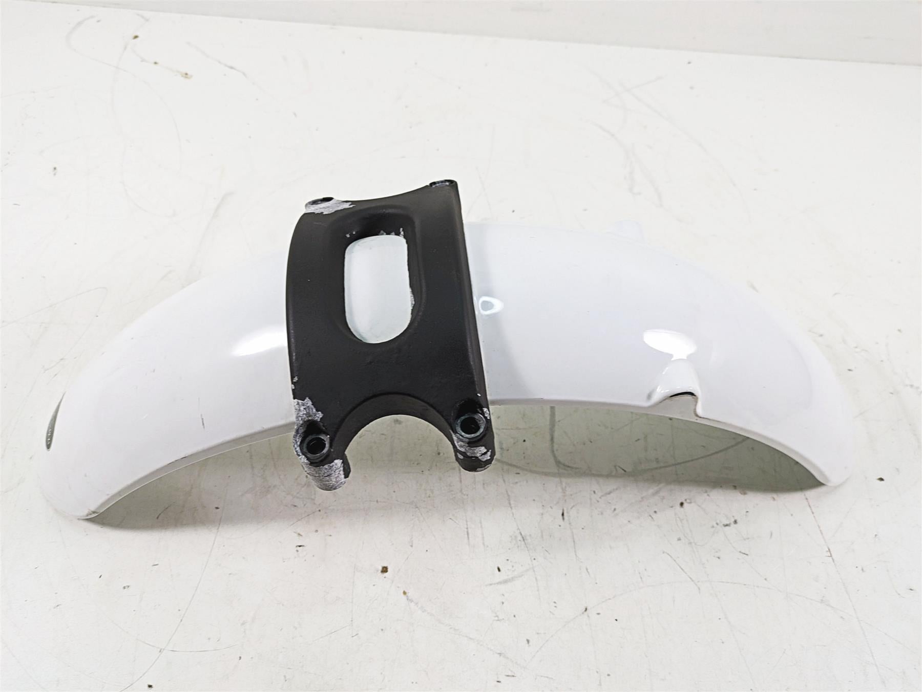 2013 Moto Guzzi V7 750 Stone White Front Fender & Bracket GU32434460 {{ shop.shopifyCountryName }} - Mototech271