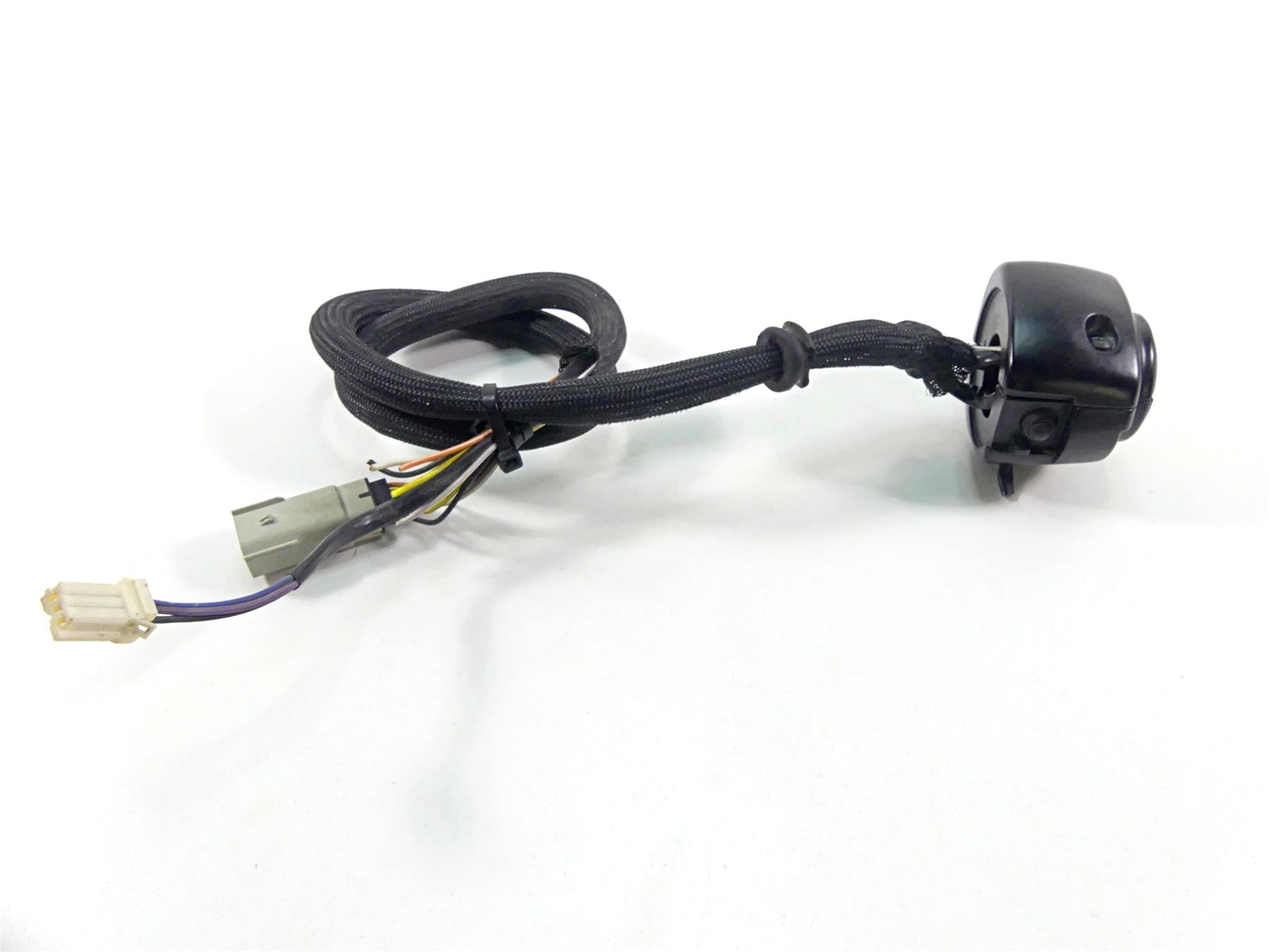 2010 Harley FXDF Dyna Fat Bob Left Hand Control Switch -Cut Blinker 71682-06A {{ shop.shopifyCountryName }} - Mototech271