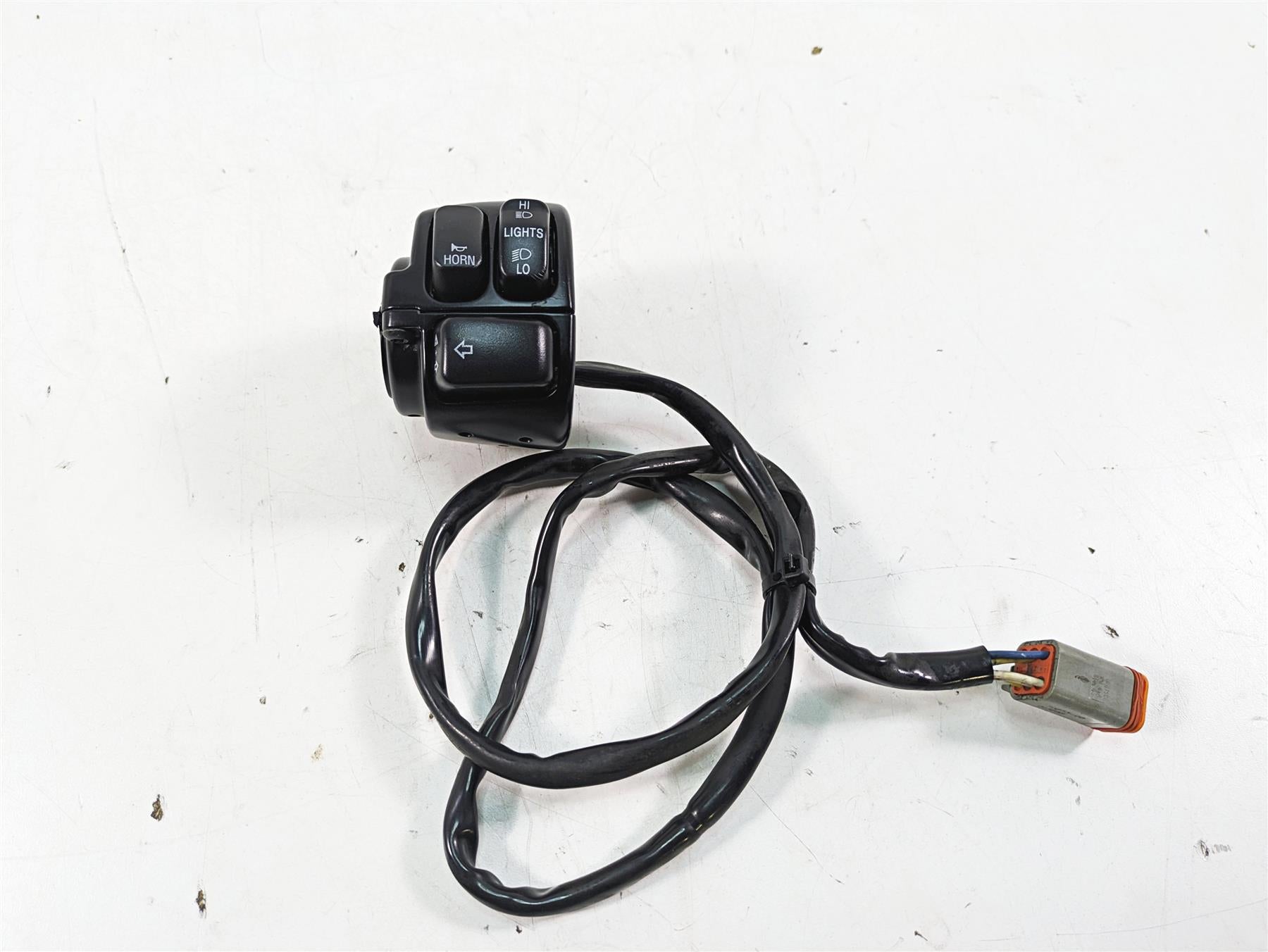 2000 Harley FXSTS Softail Springer Left Hand Control Switch 71682-06A 71685-06A {{ shop.shopifyCountryName }} - Mototech271