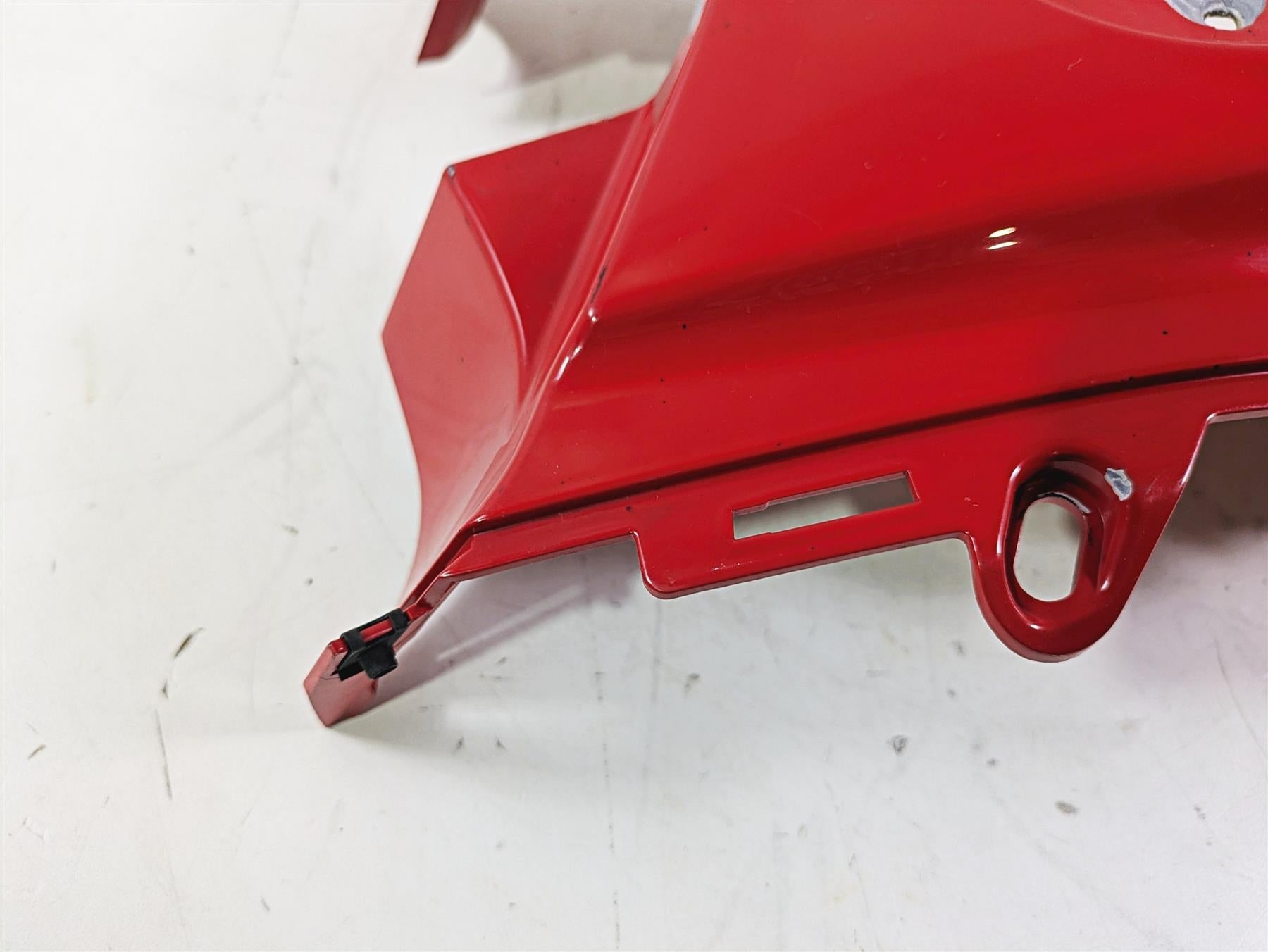 2018 Ducati Hypermotard 939 SP Center Tank Fairing Cover 480P5672E {{ shop.shopifyCountryName }} - Mototech271