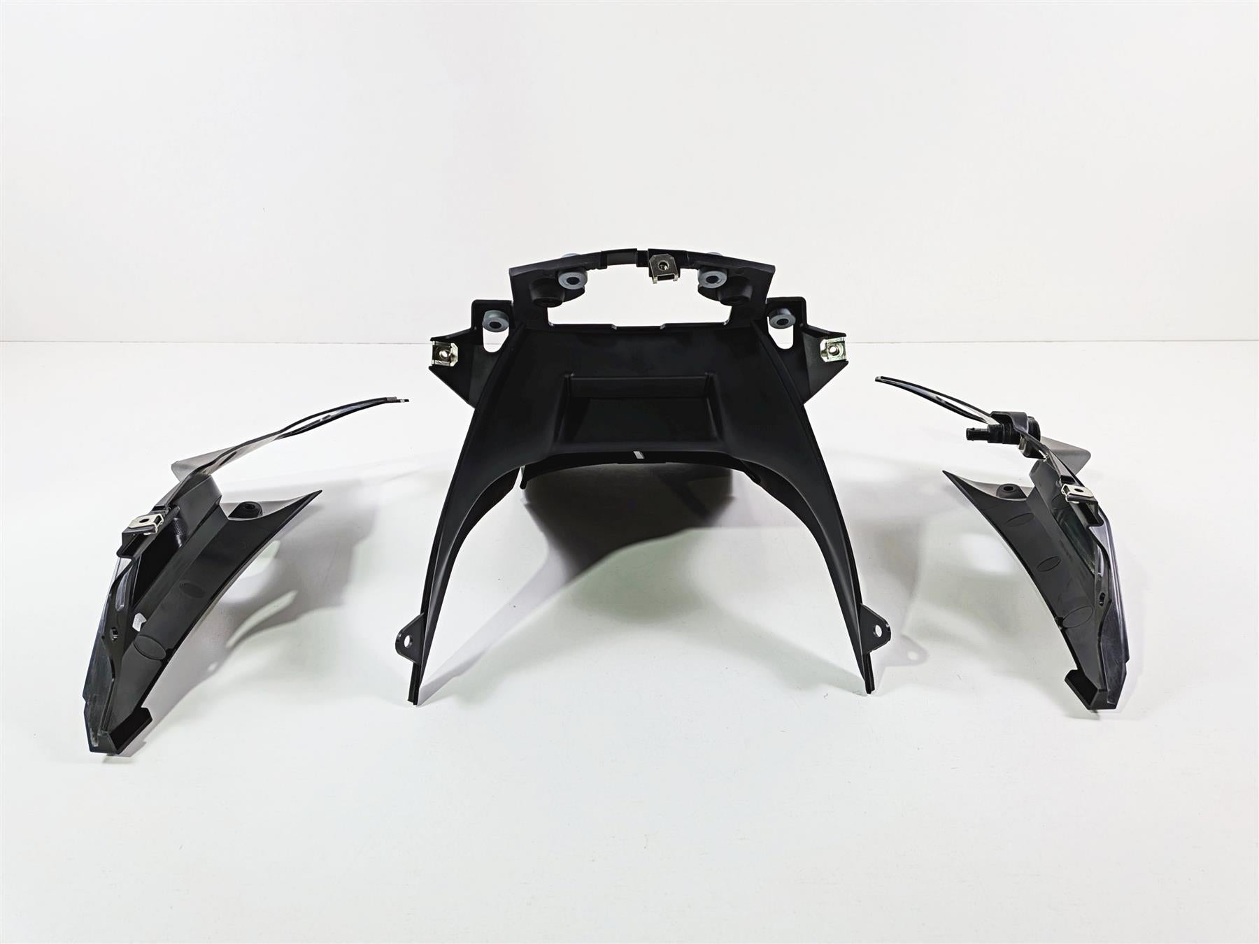 2023 BMW R1250RT RTP K52 Tail Light & Plate Holder Cover Fairings 46627691240 {{ shop.shopifyCountryName }} - Mototech271