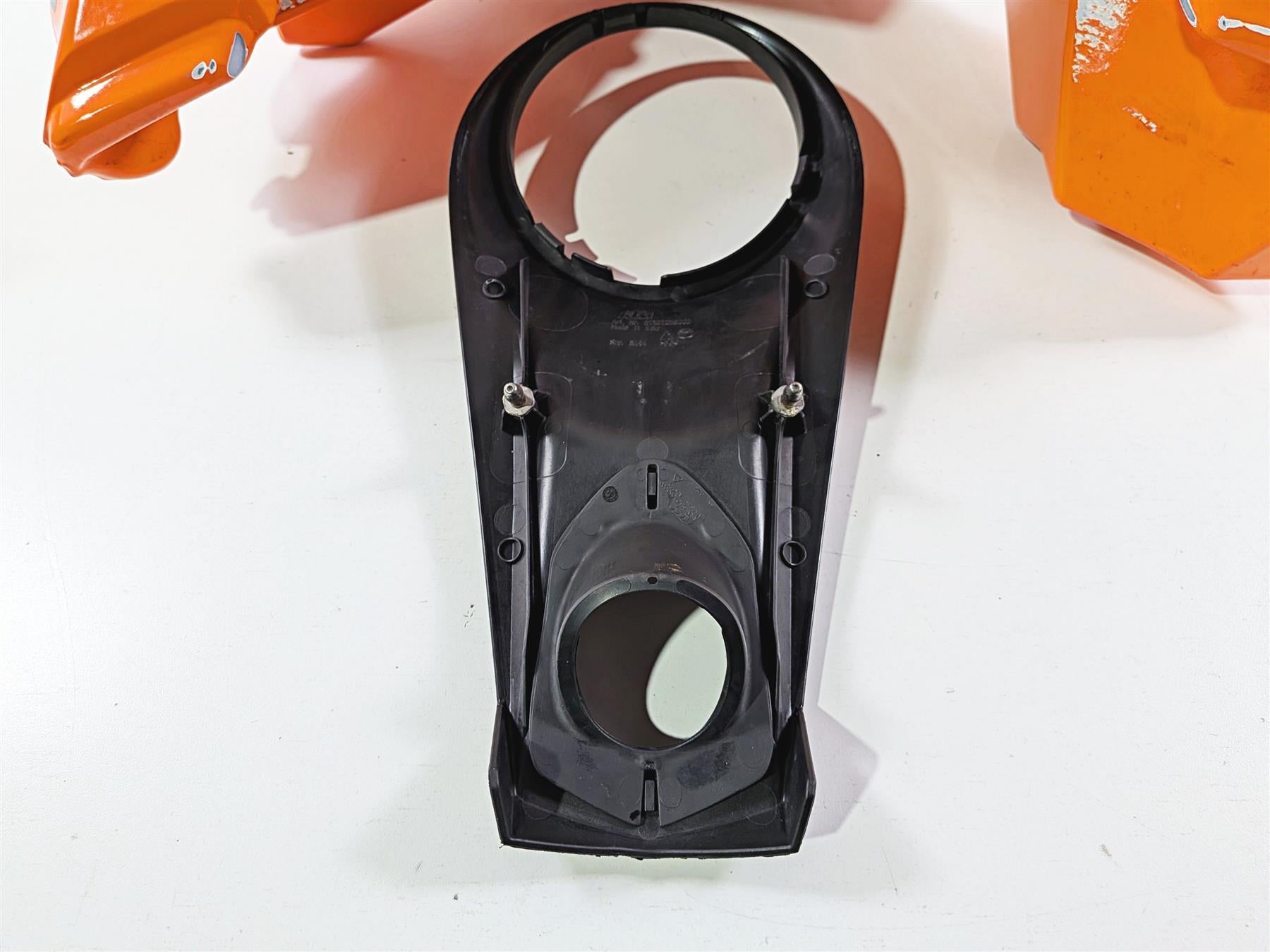 2015 KTM 1290 R Super Duke Fuel Gas Petrol Tank & Upper Cover 6130701304430A-Mototech271