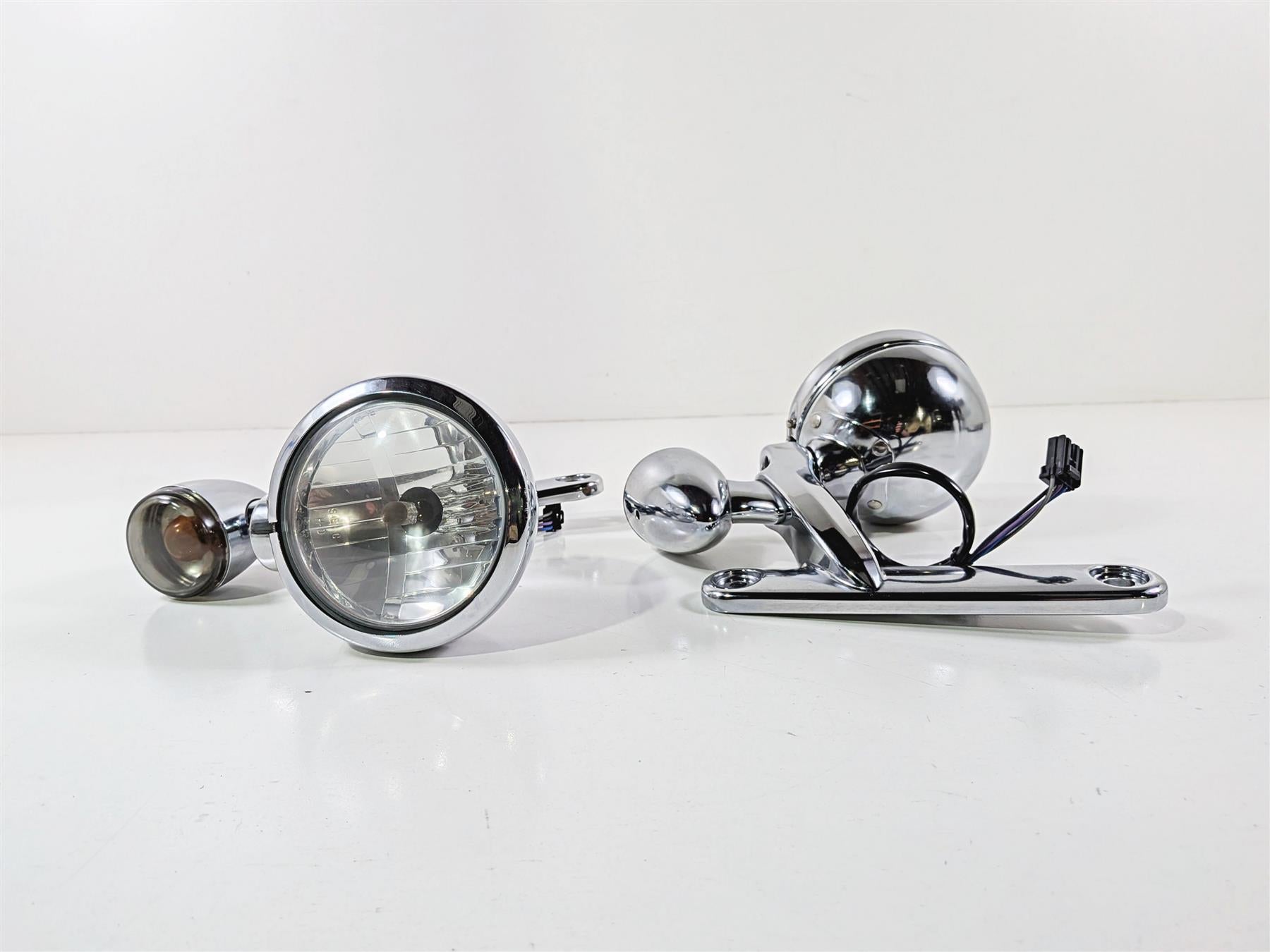 2011 Harley Touring FLHTCU CVO Electra Glide Turn Signal Passing Lights 69548-06-Mototech271