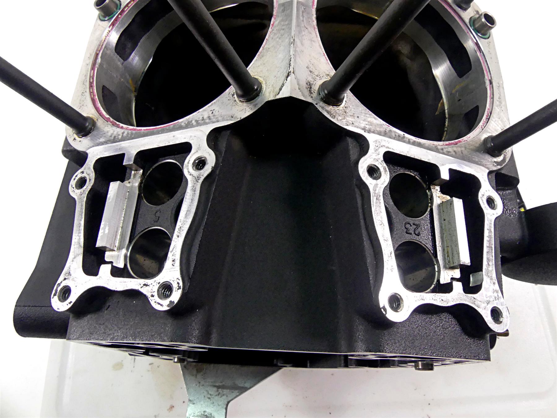 2017 Harley Dyna FXDB Street Bob Engine Motor Crankcase Crank Case 24621-06B {{ shop.shopifyCountryName }} - Mototech271
