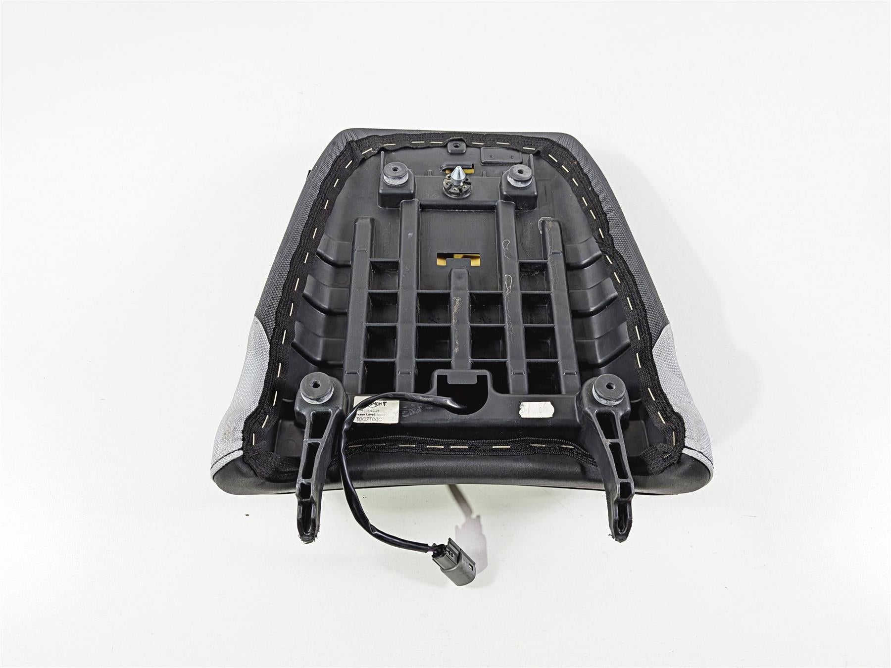2022 Triumph Tiger 900 GT Pro Heated Rear Passenger Seat Saddle T2310128 {{ shop.shopifyCountryName }} - Mototech271