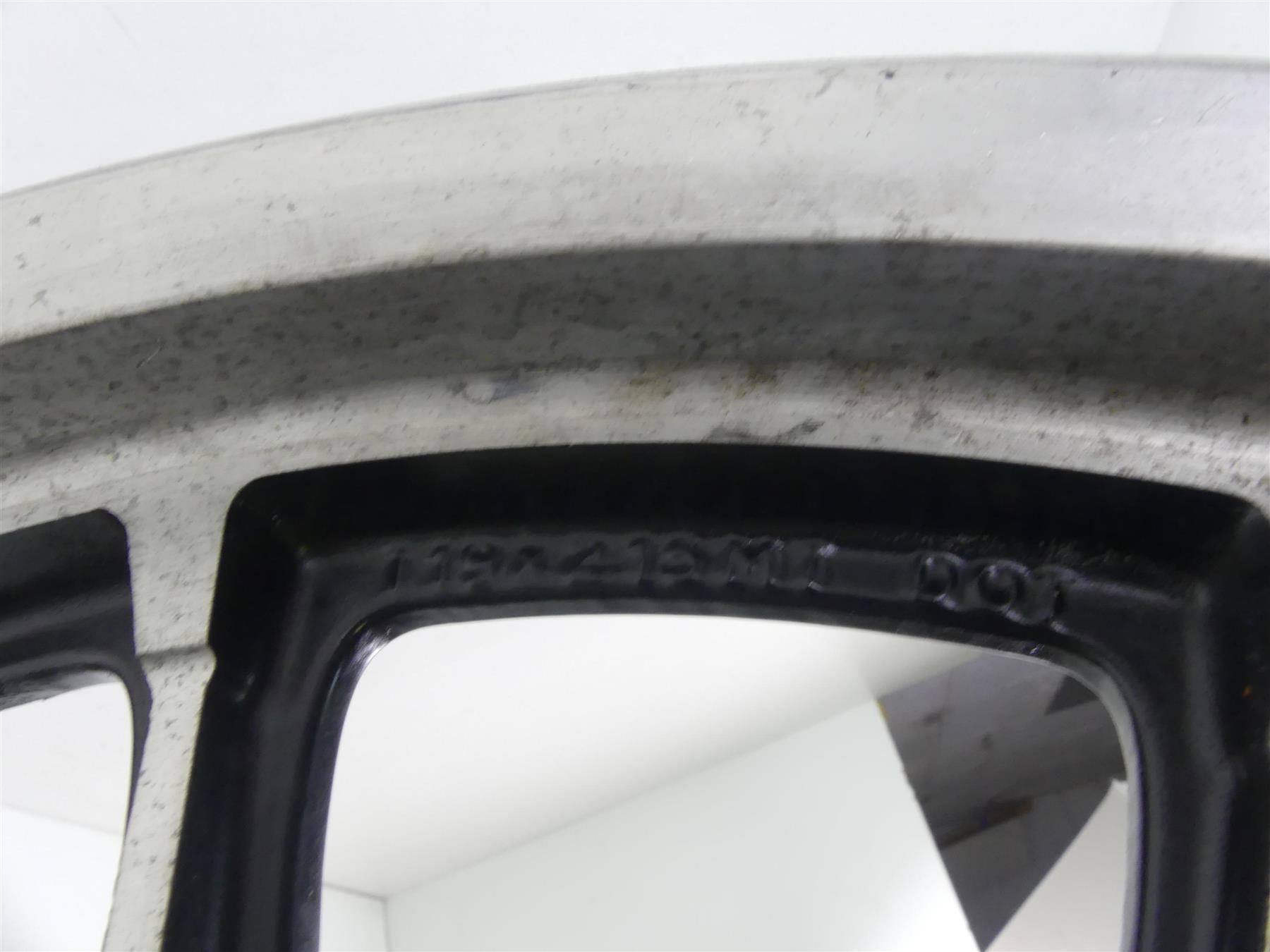 2005 Harley Dyna FXDLI Low Rider Front 13 Spoke Wheel Rim 19x2.15 43499-00 {{ shop.shopifyCountryName }} - Mototech271