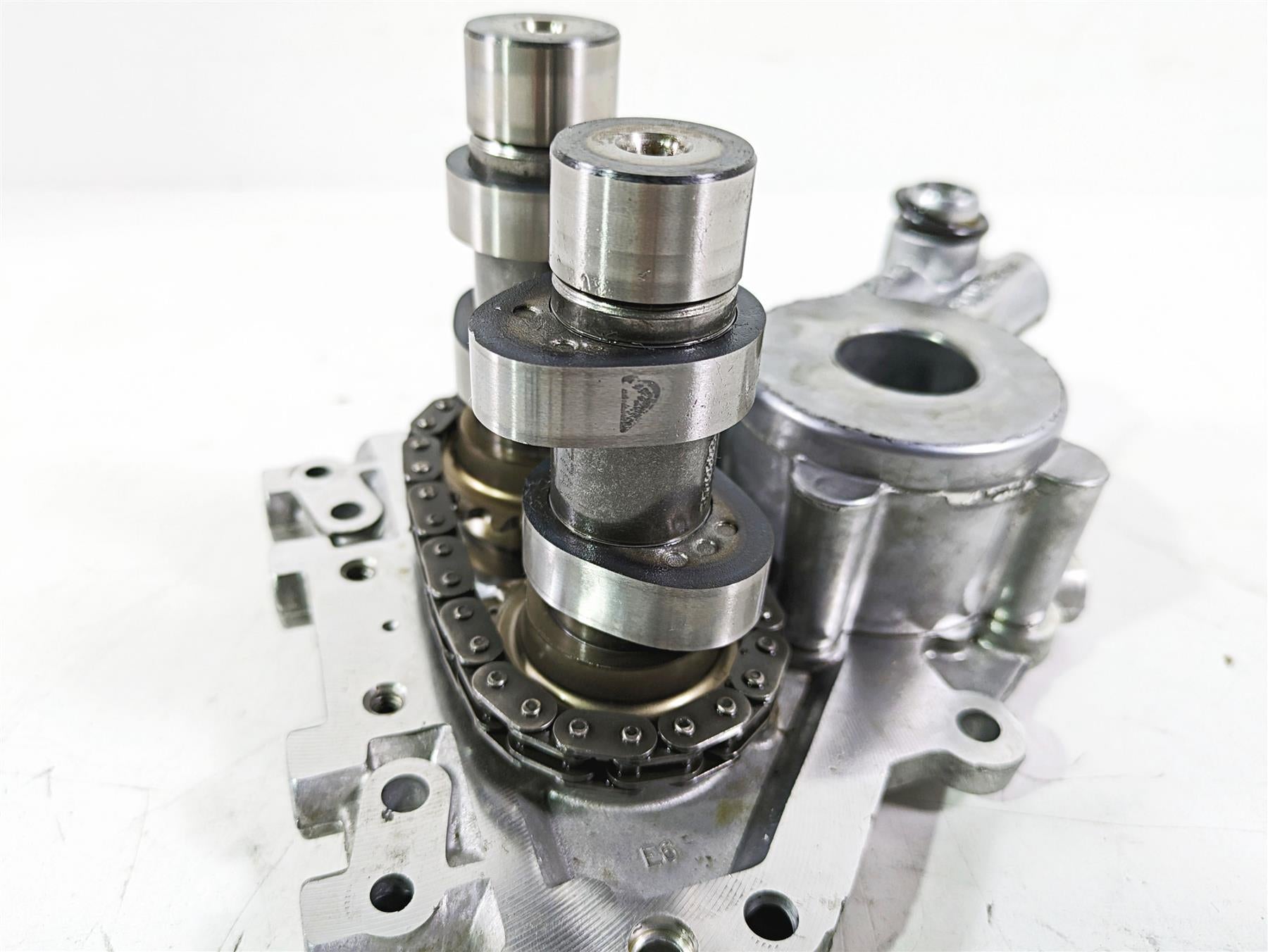 2015 Harley Touring FLHXS Street Glide Cam Shaft Chest + Oil Pump 25358-06A {{ shop.shopifyCountryName }} - Mototech271