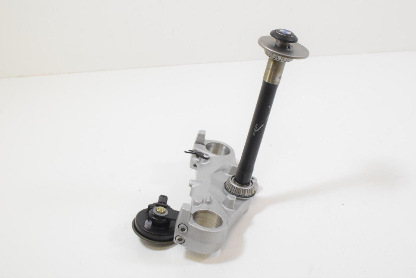 2009 BMW F800 ST K71 Lower Triple Tree Fork Clamp Yoke Stem 31427724818 {{ shop.shopifyCountryName }} - Mototech271