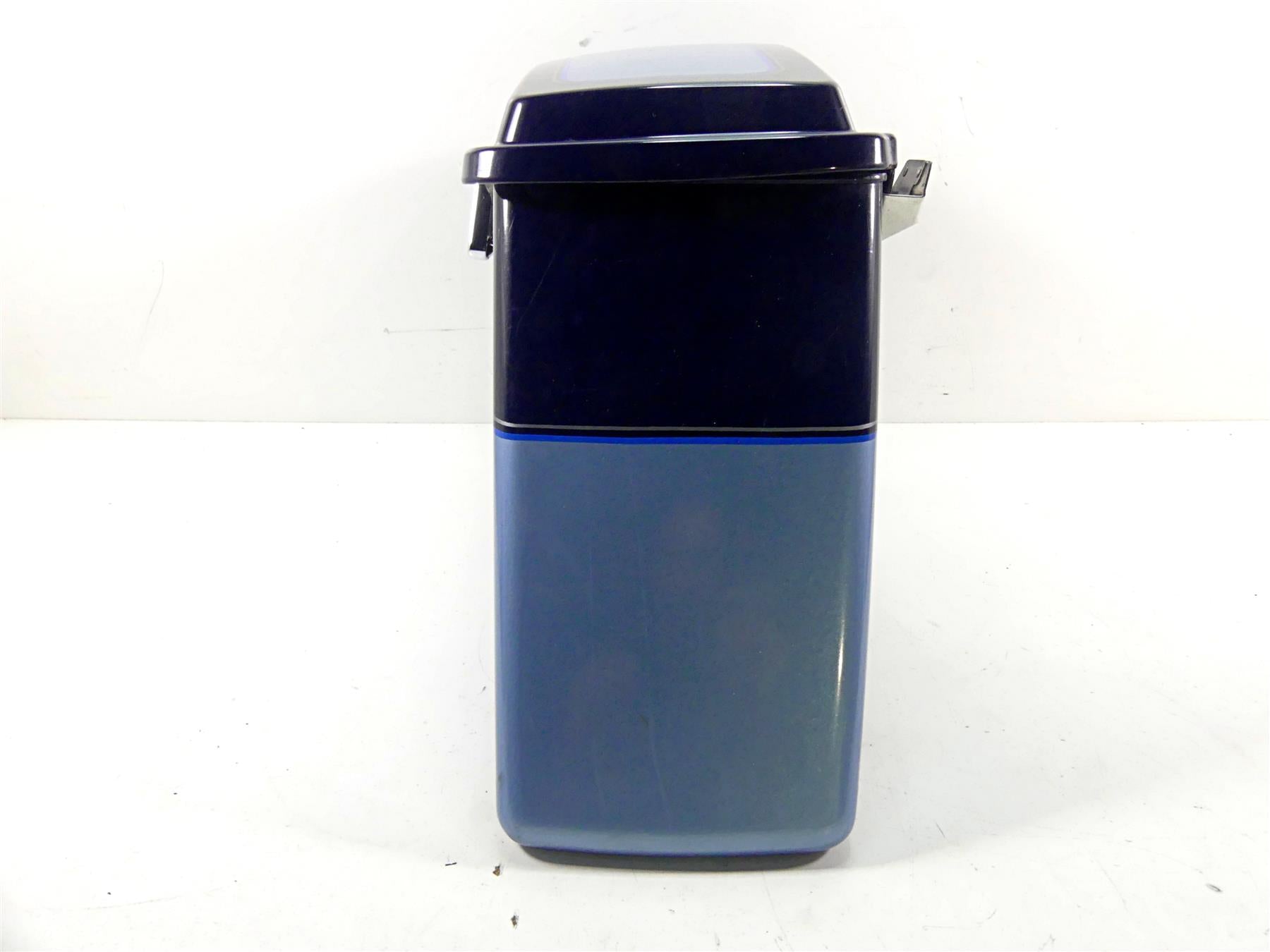 2004 Harley Touring FLHTCUI Electra Glide Left Saddlebag Saddle Bag 90753-93 {{ shop.shopifyCountryName }} - Mototech271