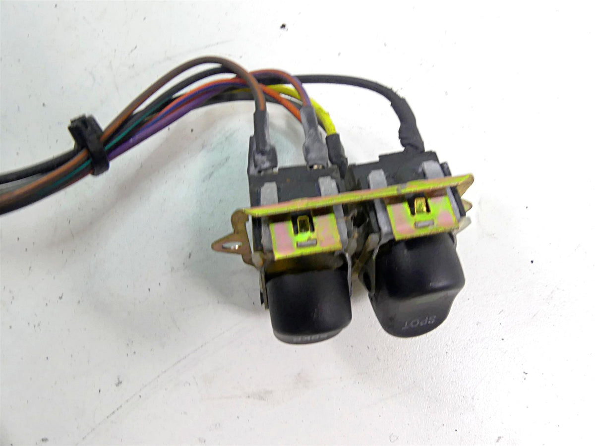 2006 Harley Touring FLHTCU SE E-Glide Auxiliary Spot Spkr Switches Set 70271-98 {{ shop.shopifyCountryName }} - Mototech271