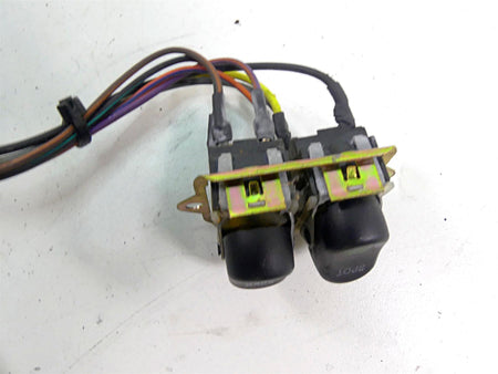 2006 Harley Touring FLHTCU SE E-Glide Auxiliary Spot Spkr Switches Set 70271-98 {{ shop.shopifyCountryName }} - Mototech271