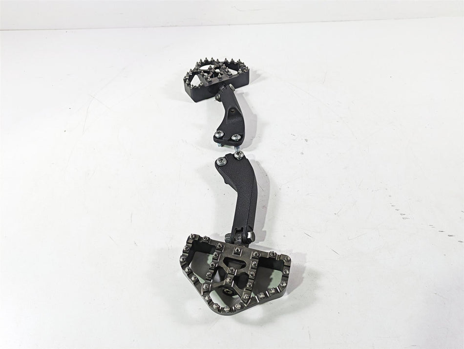 2017 Harley Dyna FXDB Street Bob Passenger Footpeg Custom Set -READ 49230-06 {{ shop.shopifyCountryName }} - Mototech271