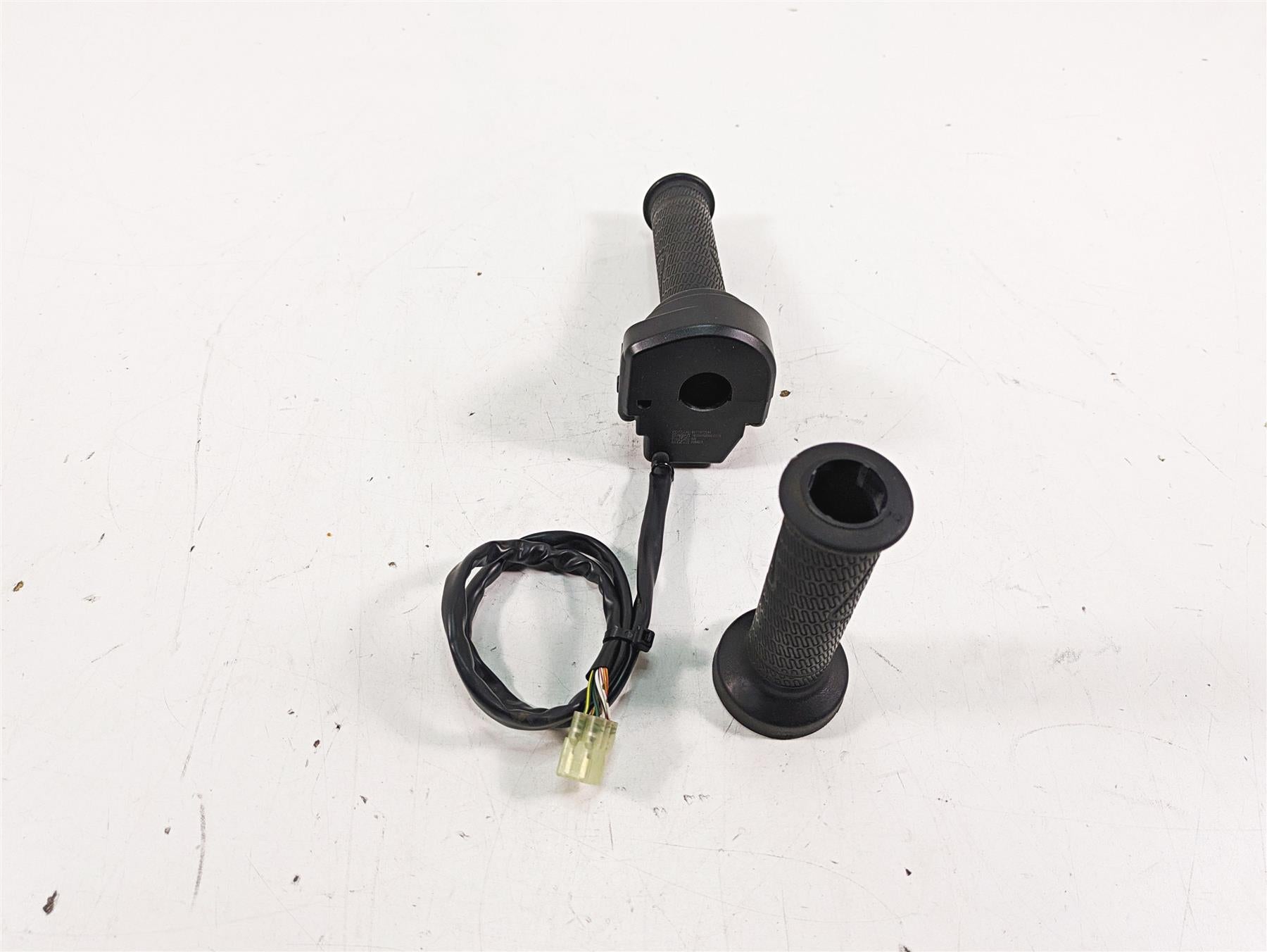 2020 KTM 1290 Super Adventure R Ride By Wire Throttle Sensor Grip 60711012044 {{ shop.shopifyCountryName }} - Mototech271