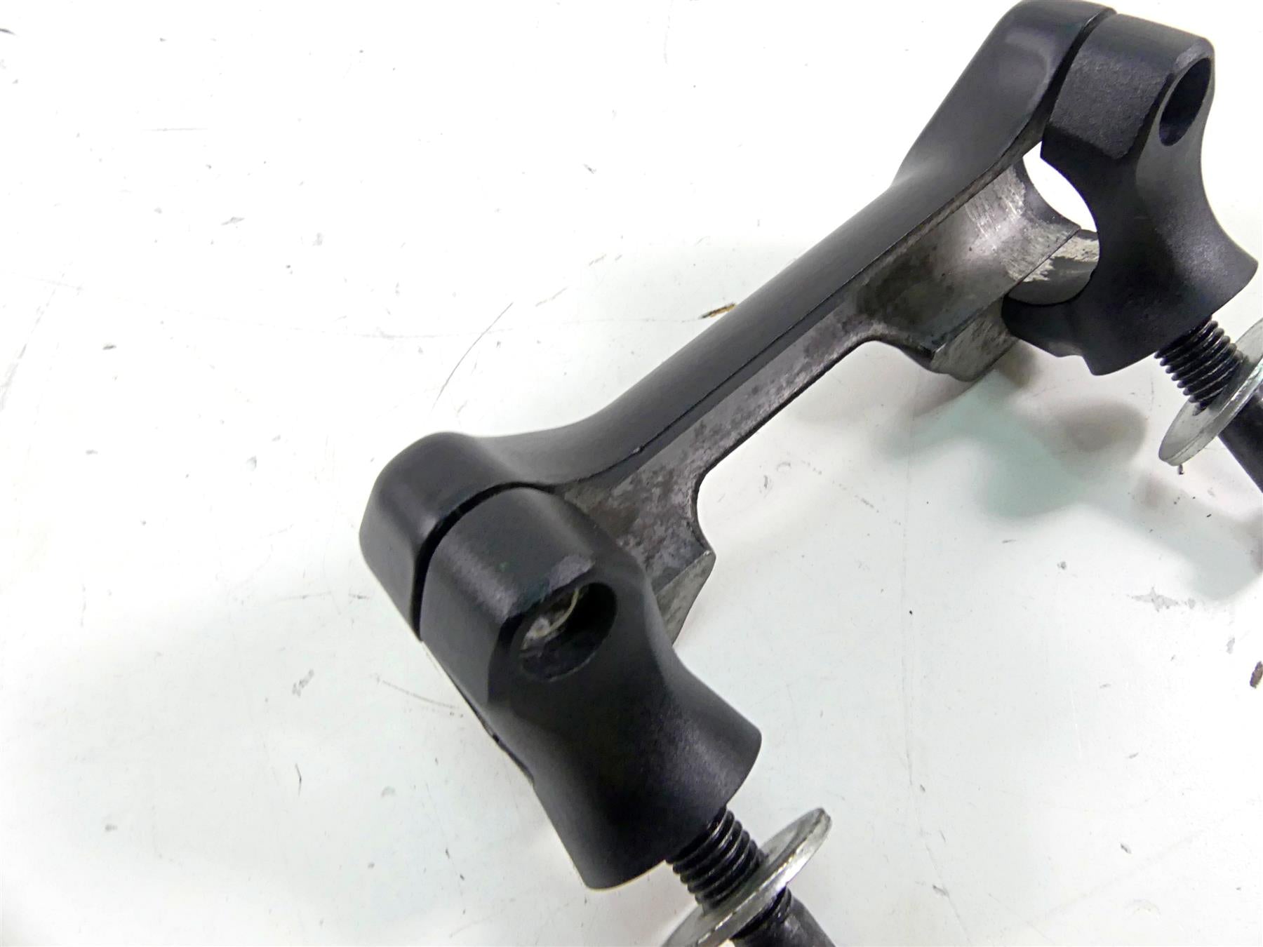 2019 Indian Chieftain Classic Handlebar Handle Bar Clamps Risers 5139656 5639269 {{ shop.shopifyCountryName }} - Mototech271