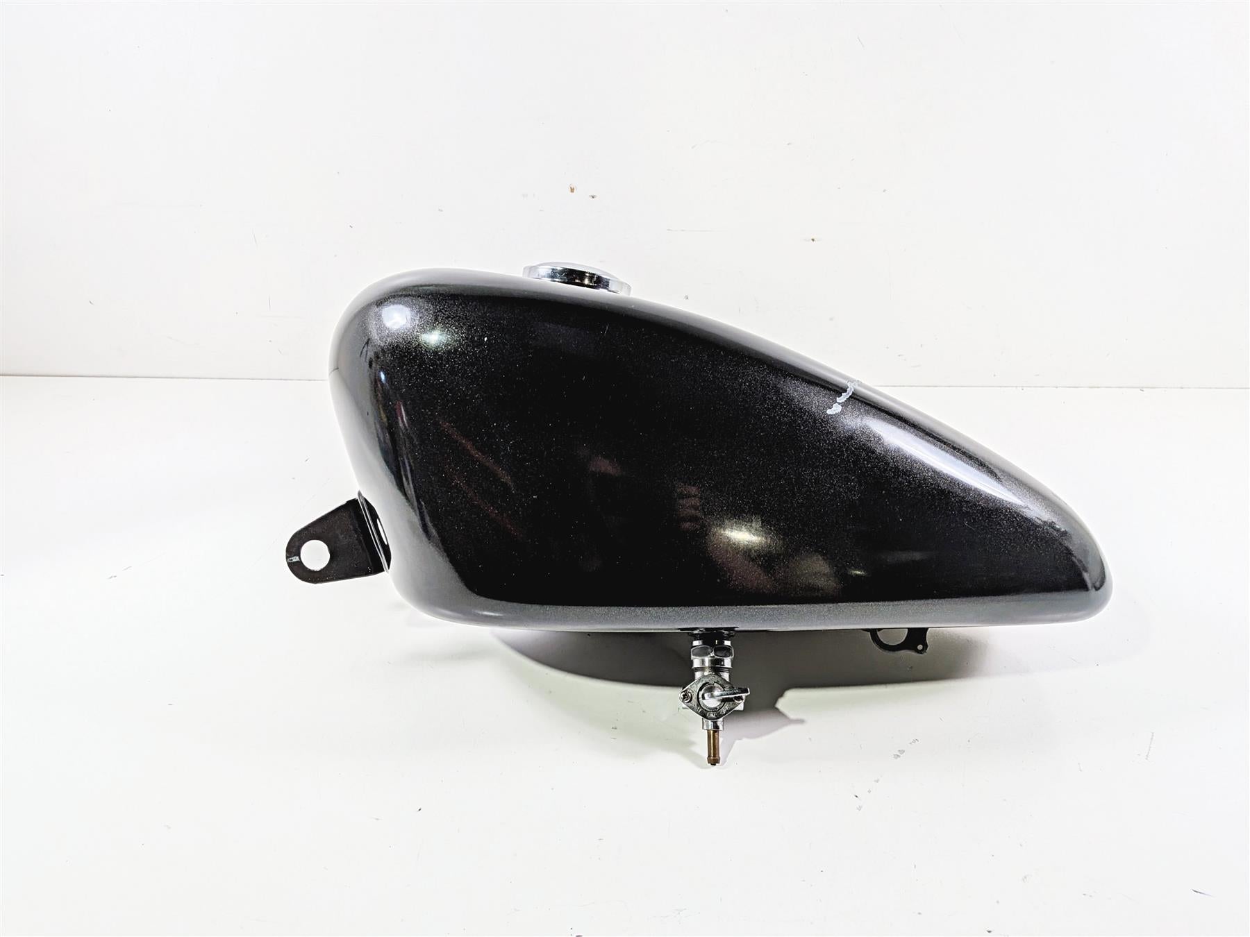 2002 Harley Davidson XLH883 Sportster Fuel Tank & Petcock 61348-03 {{ shop.shopifyCountryName }} - Mototech271