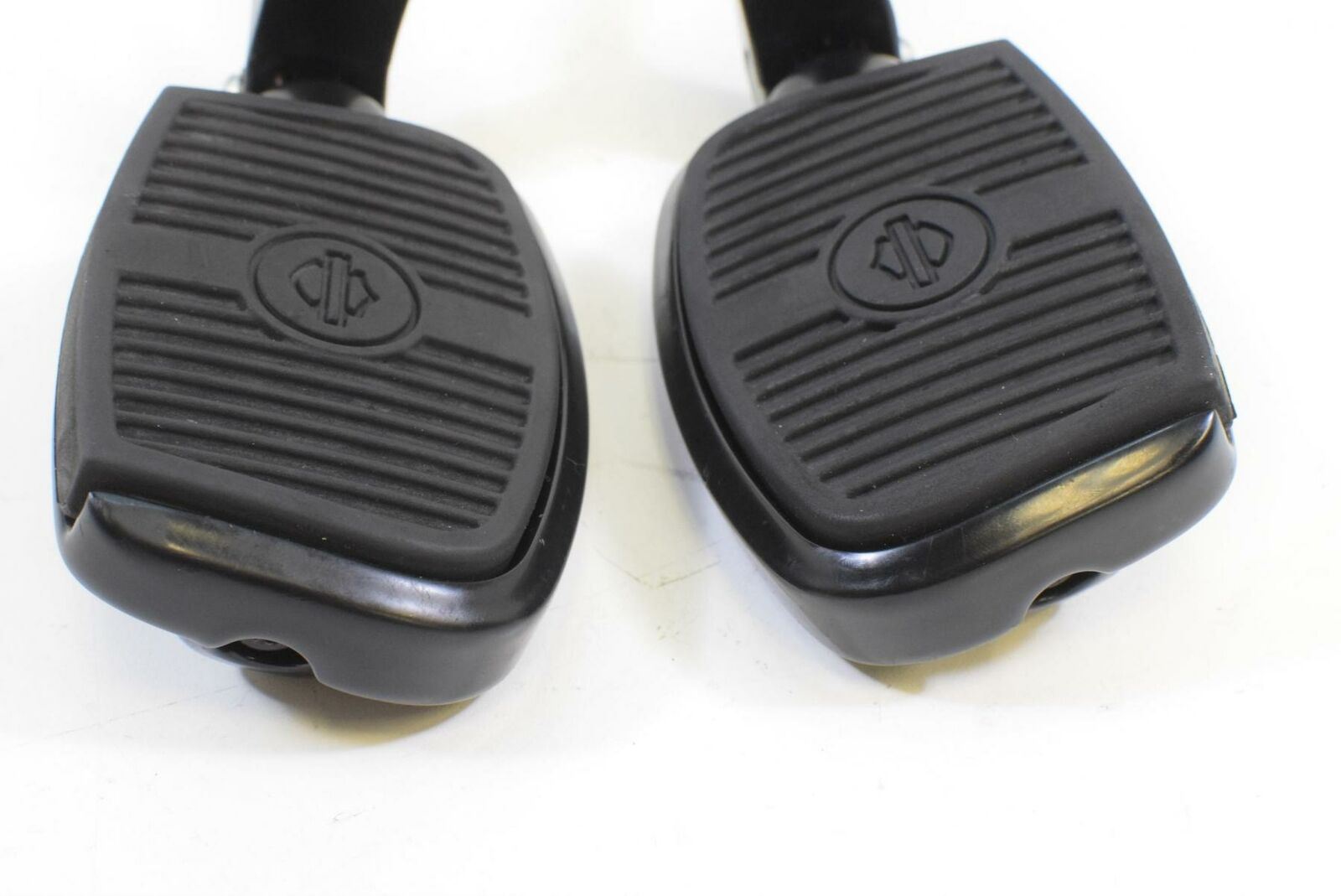 2016 Harley Touring FLHTCU Electra Glide Rear Passenger Footpeg Set 52719-10 {{ shop.shopifyCountryName }} - Mototech271