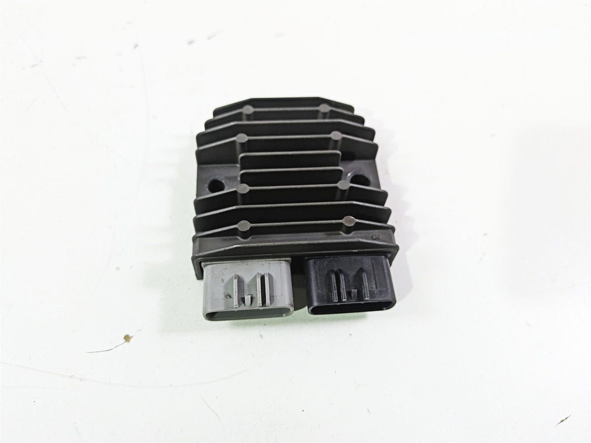 2008 Yamaha XVS1300 V-Star Tourer Rectifier Voltage Regulator 1D7-81960-01-00 {{ shop.shopifyCountryName }} - Mototech271