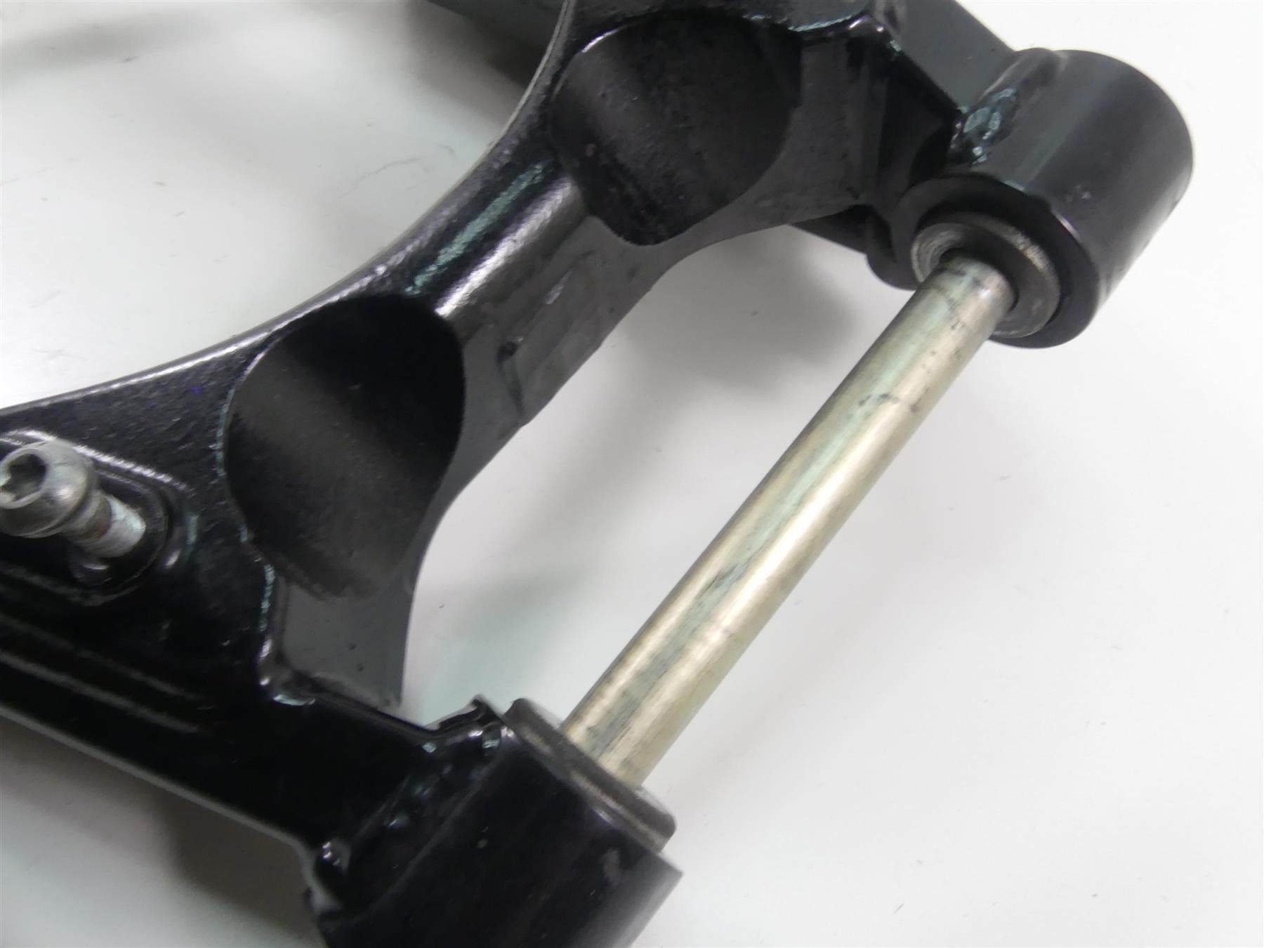 2014 Harley FXDF Dyna Fat Bob Rear Swingarm Swing Arm & 25mm Axle 47820-10 {{ shop.shopifyCountryName }} - Mototech271