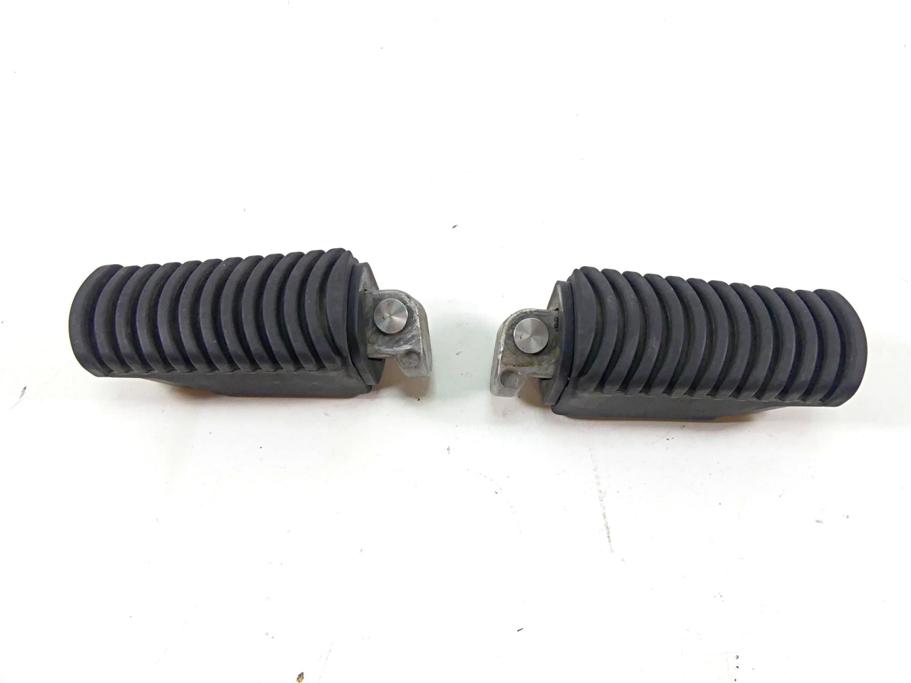 2009 BMW R1200GS K255 Adv Rear Passenger Foot Pegs Footpeg Rest Set 46712310404 {{ shop.shopifyCountryName }} - Mototech271