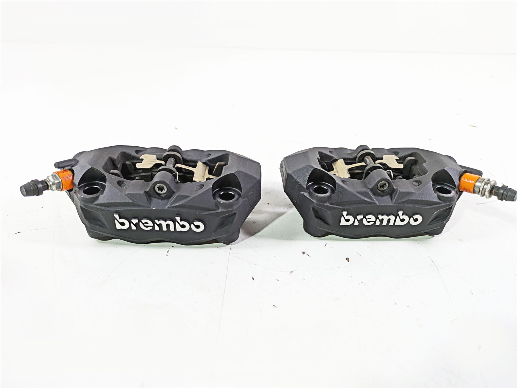 2018  BMW R1200GS GSW K50 Brembo Front Brake Caliper Set 34118556205 34118556206
