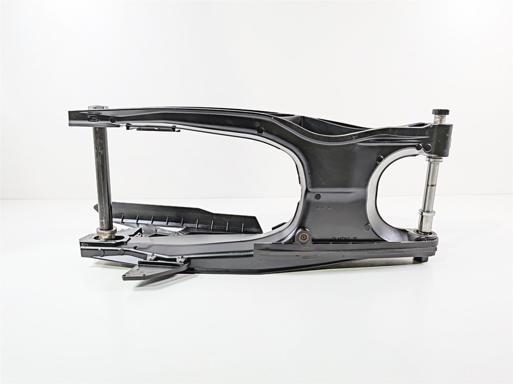 2016 KTM 1290 Super Adventure Swingarm Swing Arm & Axle 6040403004433 {{ shop.shopifyCountryName }} - Mototech271