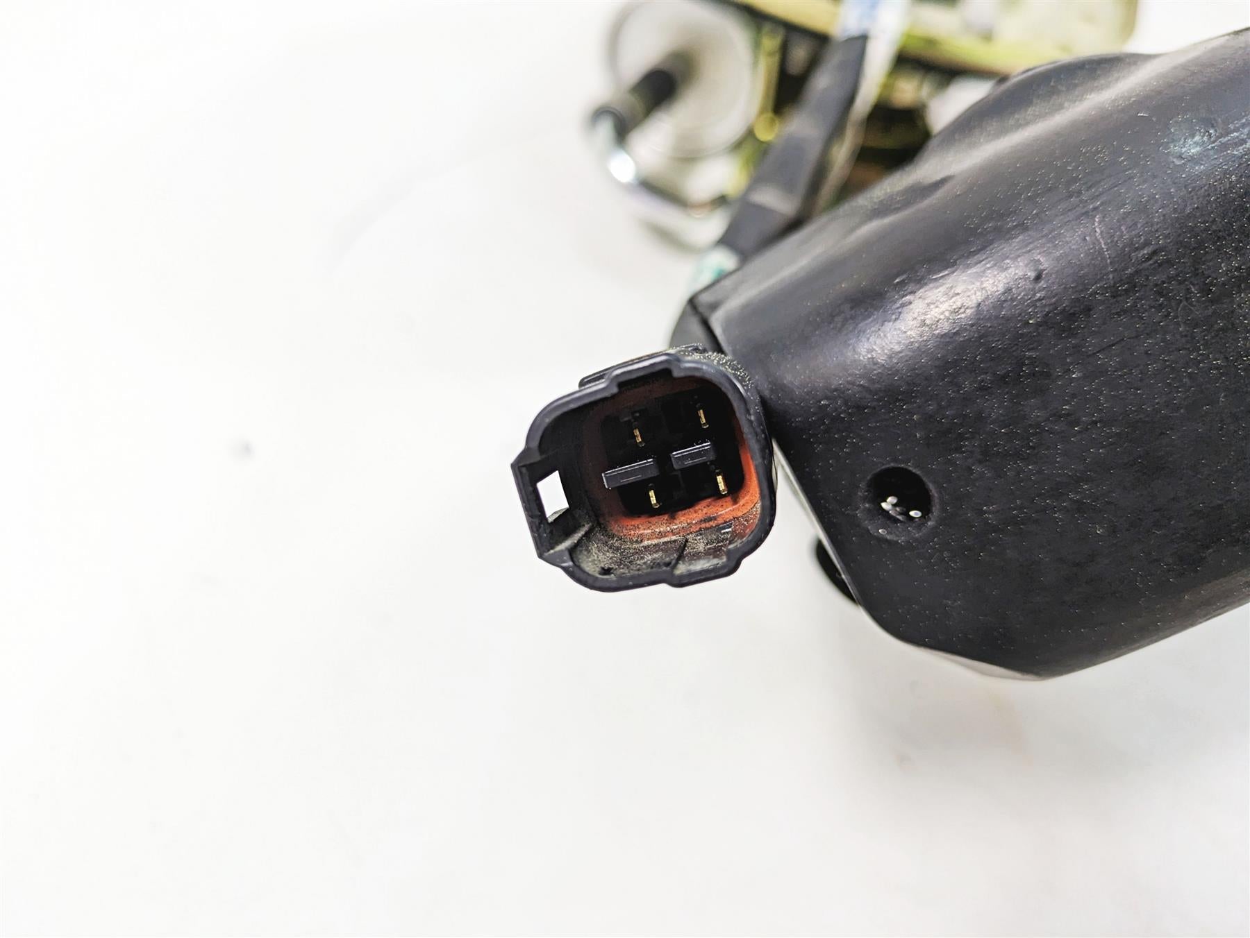 2011 Triumph America Fuel Gas Petrol Pump - Tested T2406008 T2403135 {{ shop.shopifyCountryName }} - Mototech271