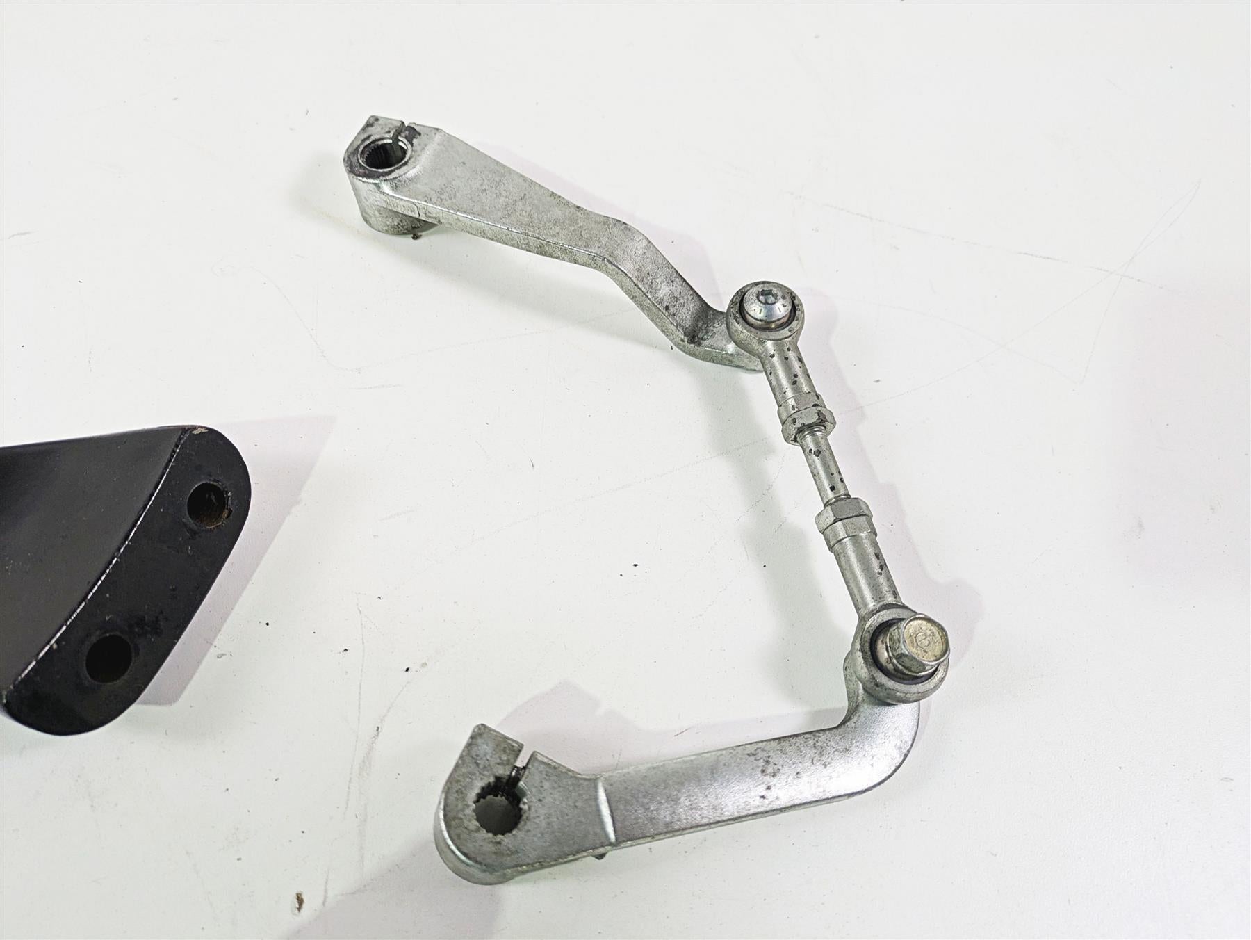2020 Harley Softail FXST Standard Left Footpeg & Shifter Pedal 50500603 33600126 {{ shop.shopifyCountryName }} - Mototech271