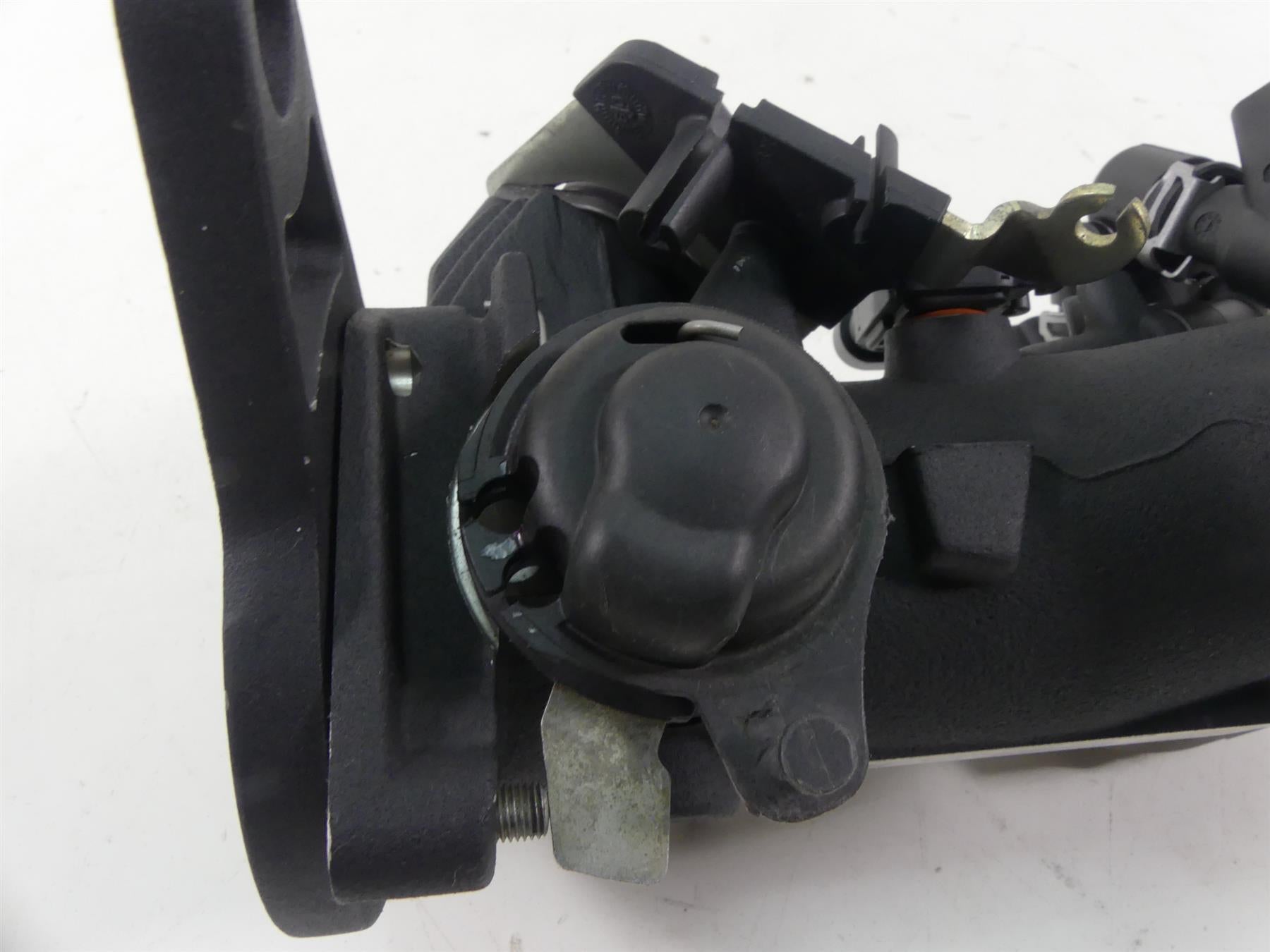 2015 Harley FLS Softail Slim Throttle Body Fuel Injectors 27708-06 27708-10 {{ shop.shopifyCountryName }} - Mototech271