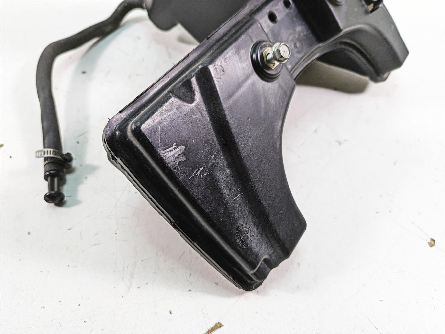2019 Harley XL883N Sportster Iron Oil Tank Reservoir & Dip Stick 62500017 {{ shop.shopifyCountryName }} - Mototech271