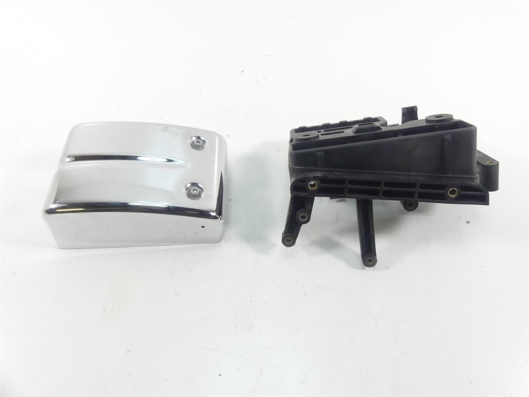 2004 Harley FXDWGI Dyna Wide Glide Electric Tray Holder & Chrome Cover 70367-04B {{ shop.shopifyCountryName }} - Mototech271