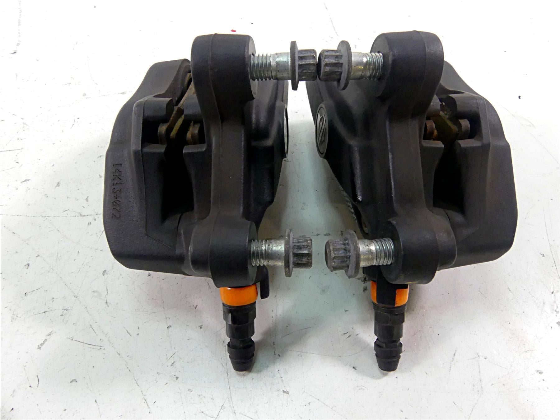 2015 Harley Touring FLHXS Street Glide Front Brake Caliper Set 43027-08 44023-08 {{ shop.shopifyCountryName }} - Mototech271