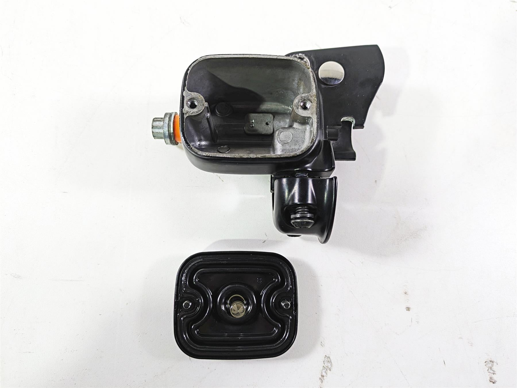 2017 Harley Dyna FXDB Street Bob Front Brake Master Cylinder 9/16 Bore 45029-11D {{ shop.shopifyCountryName }} - Mototech271