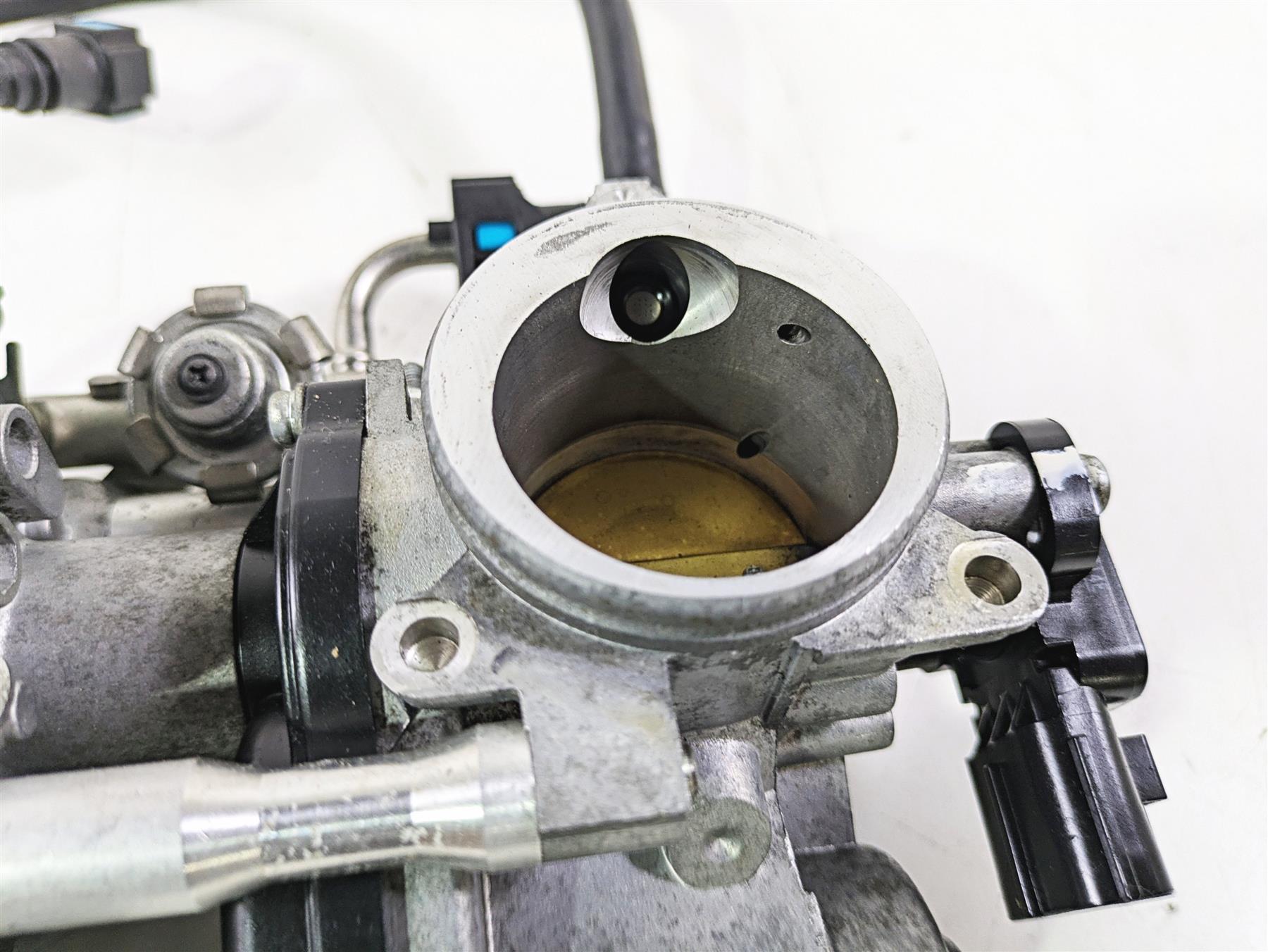 2012 Yamaha XT1200 Super Tenere Throttle Body Bodies 23P-13750-00-00 {{ shop.shopifyCountryName }} - Mototech271