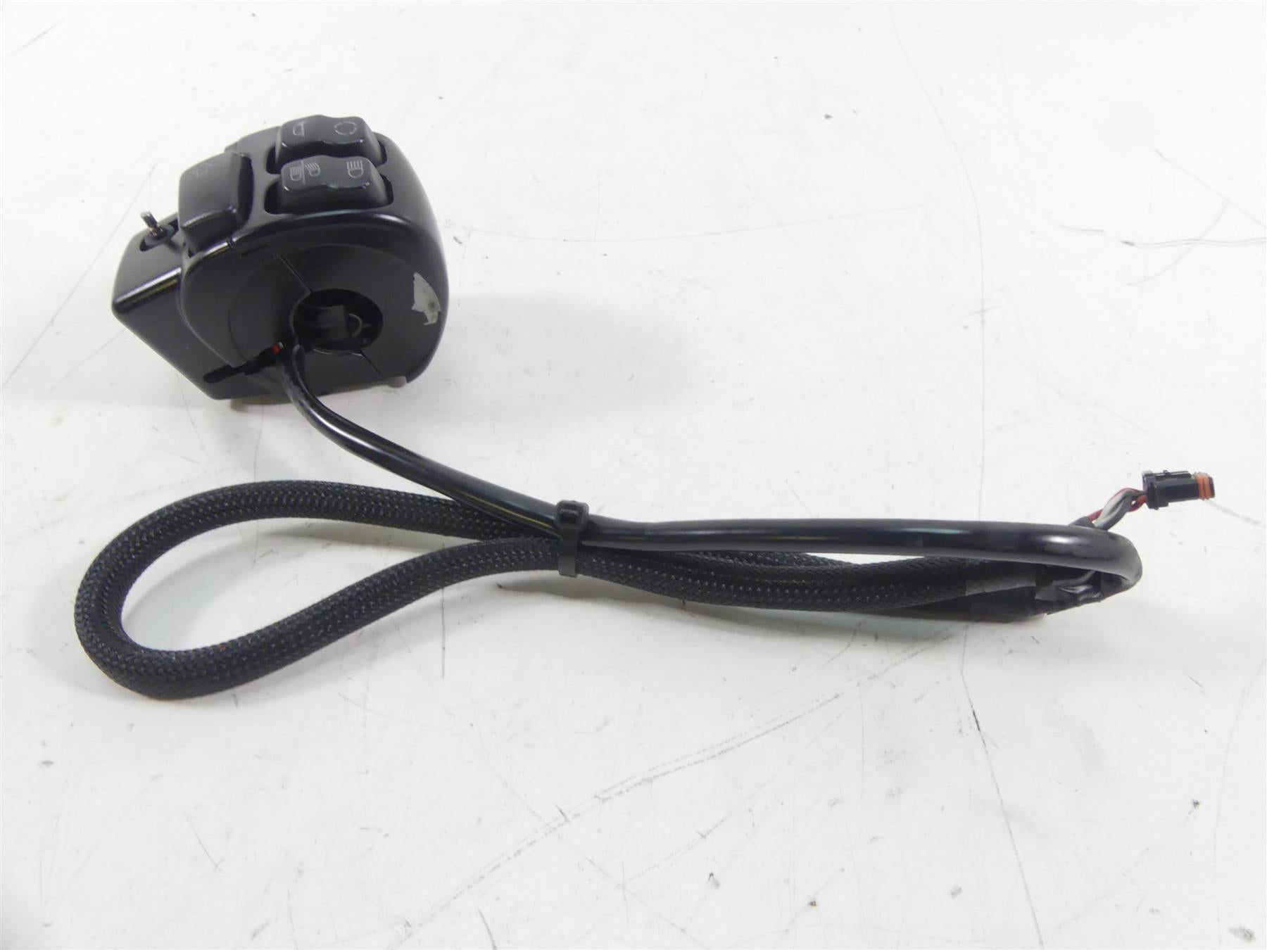 2017 Harley FXSE CVO Pro Street Breakout Left Hand Control Switch 71500458 {{ shop.shopifyCountryName }} - Mototech271