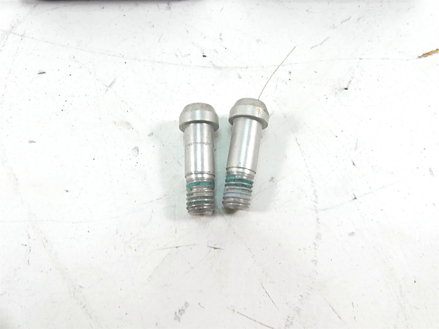 2019 Indian Chieftain Classic Tire Pressure Sensor Set 2412417 2208712 {{ shop.shopifyCountryName }} - Mototech271