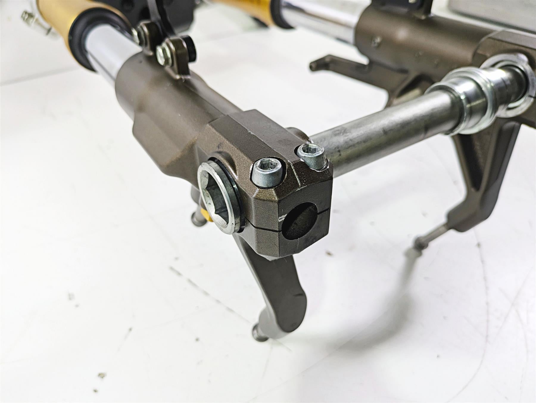 笄3点 2005 Kawasaki ZX12R Ninja Full Front End Fork Leg Triple Tree Set