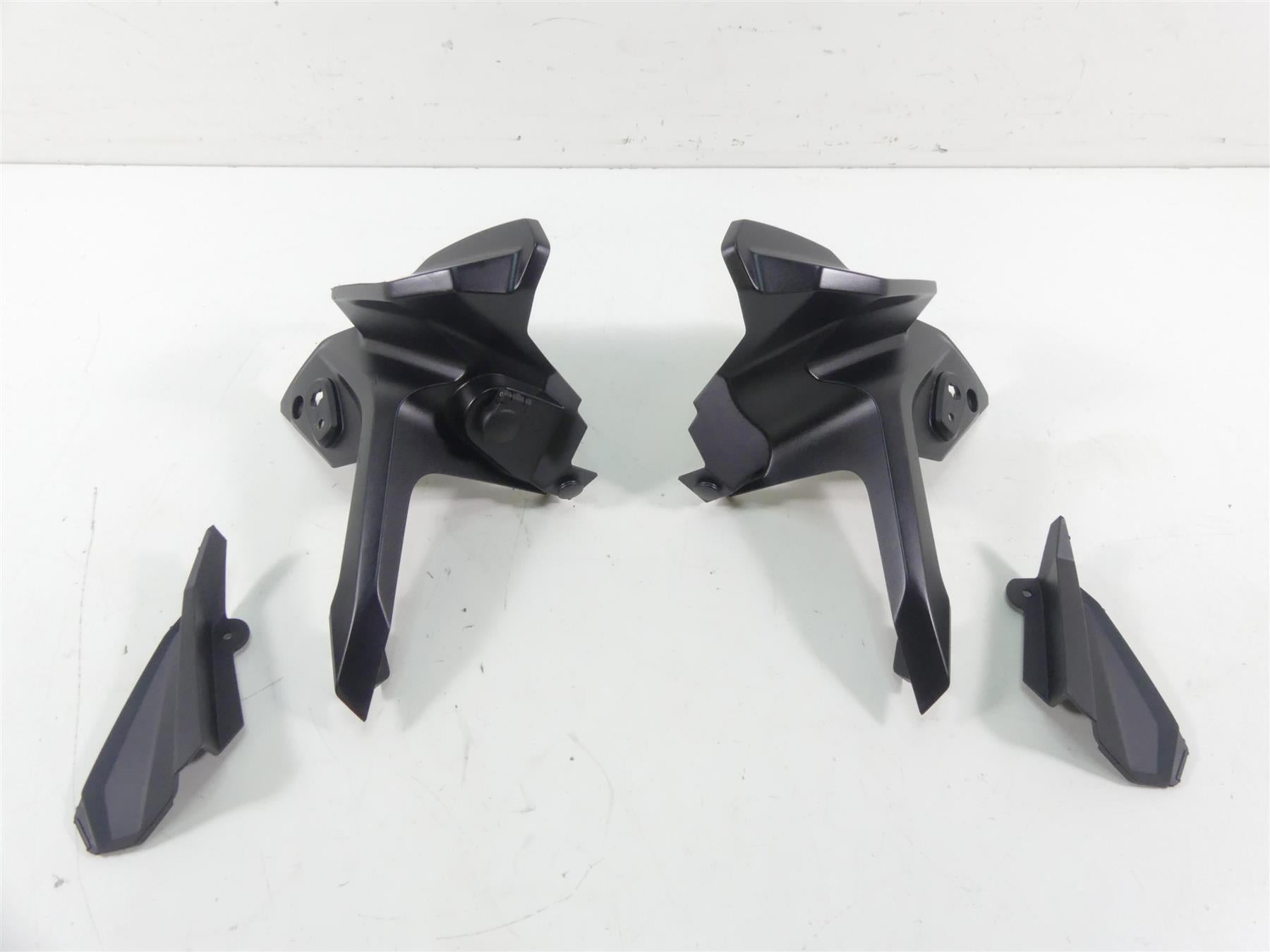 2020 BMW F850 GS K81 Rallye Front Blinker Turn Signal Holder Set 46638564653 {{ shop.shopifyCountryName }} - Mototech271