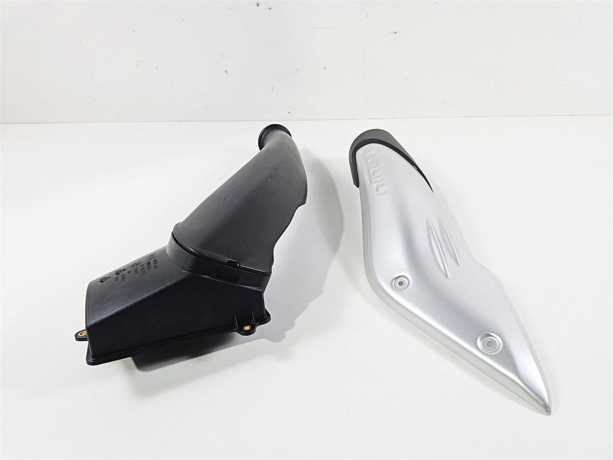 2023 BMW R nineT Scrambler K23 Air Inlet Snorkel Cover & Tube 46638546494 {{ shop.shopifyCountryName }} - Mototech271