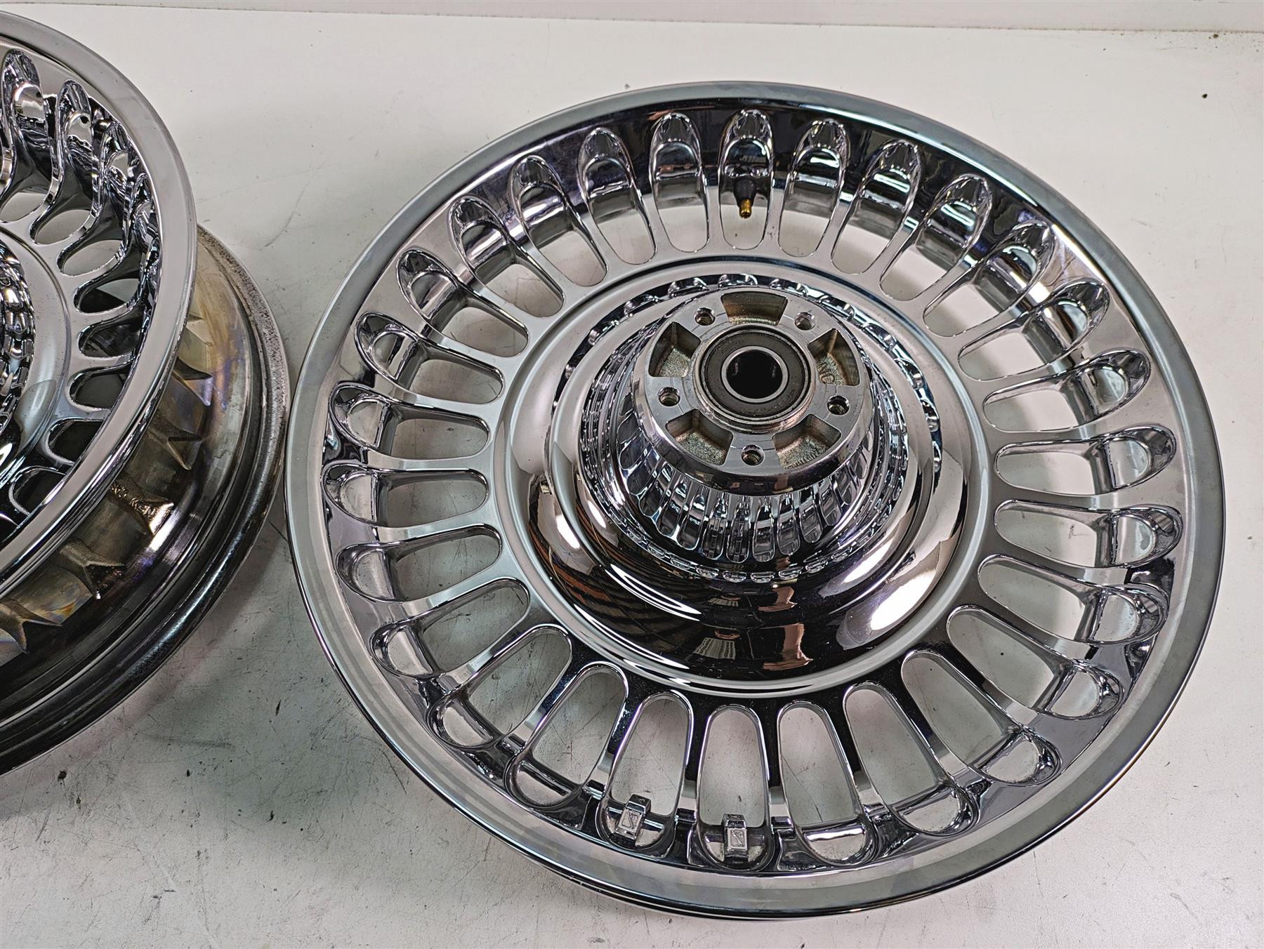 2010 Harley Touring FLHTCU Electra Glide Front Rear Chrome Wheel Set 43300161 {{ shop.shopifyCountryName }} - Mototech271