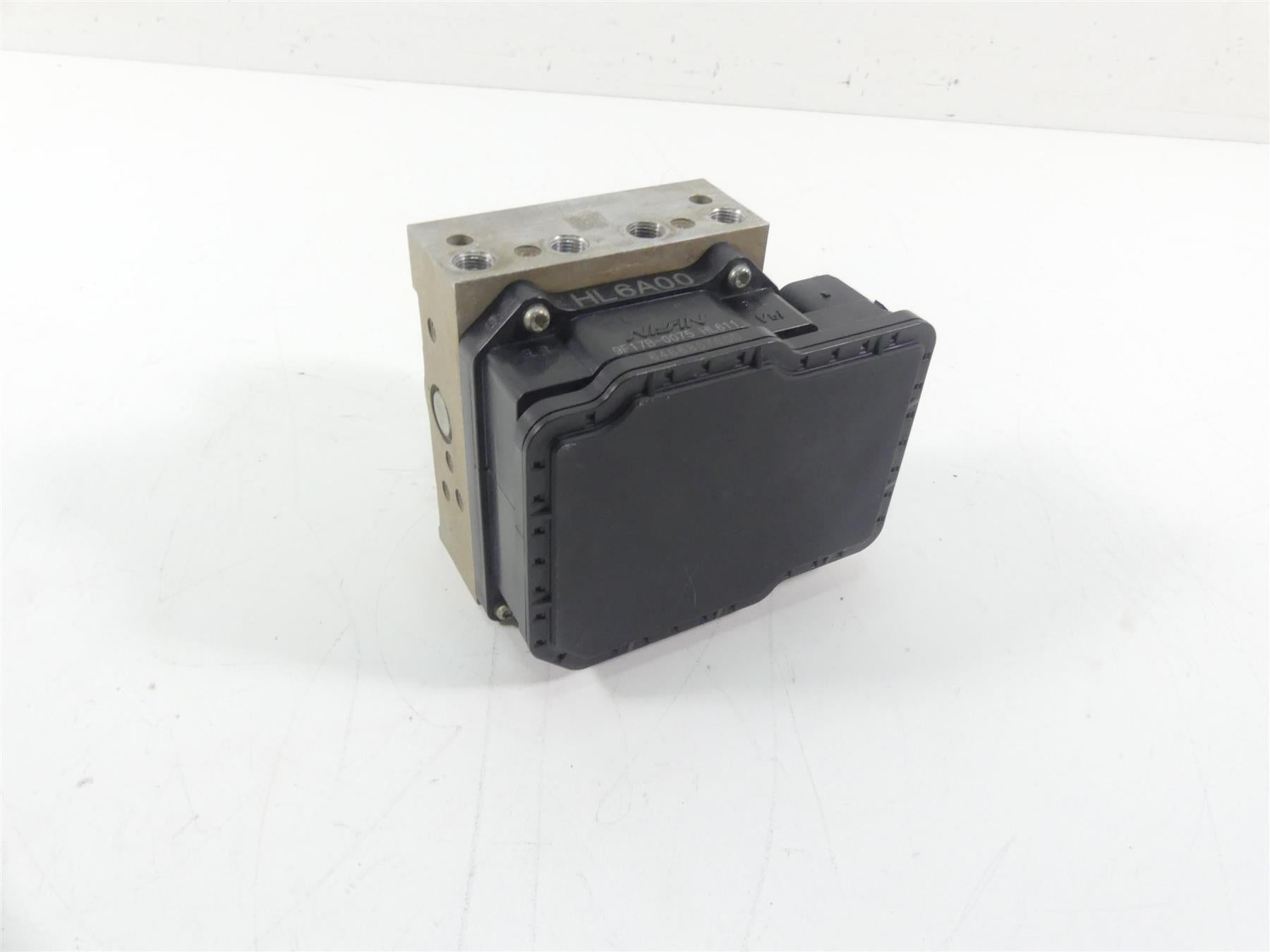2020 Honda Talon SXS1000R S2R Nissin Vsa Modulator Abs Pump 57110-HL6-A01 {{ shop.shopifyCountryName }} - Mototech271